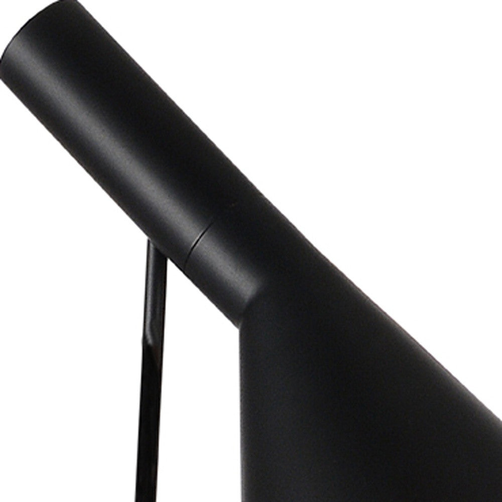 HomeRoots 14" x 22" Metal Table Lamp in Black Finish