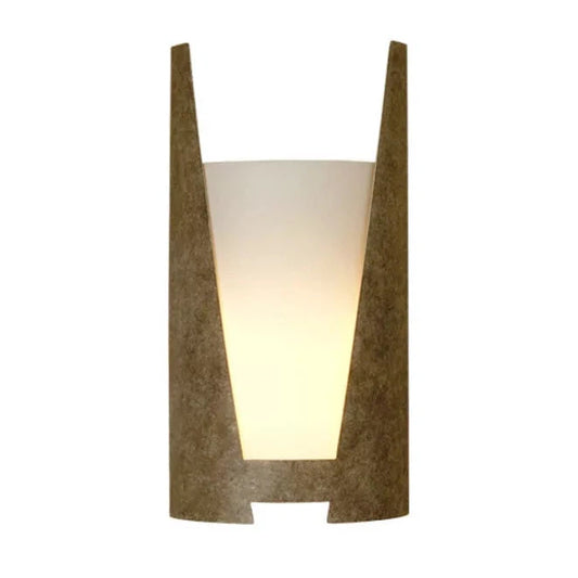 2nd Ave Lighting 8″ Wide Pinnacle Wall Sconce
