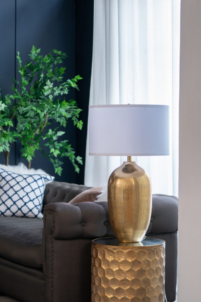 A&B Home 18" x 31" Bundle of 8 Round Gold Base Table Lamp With White Drum-Shaped Shade