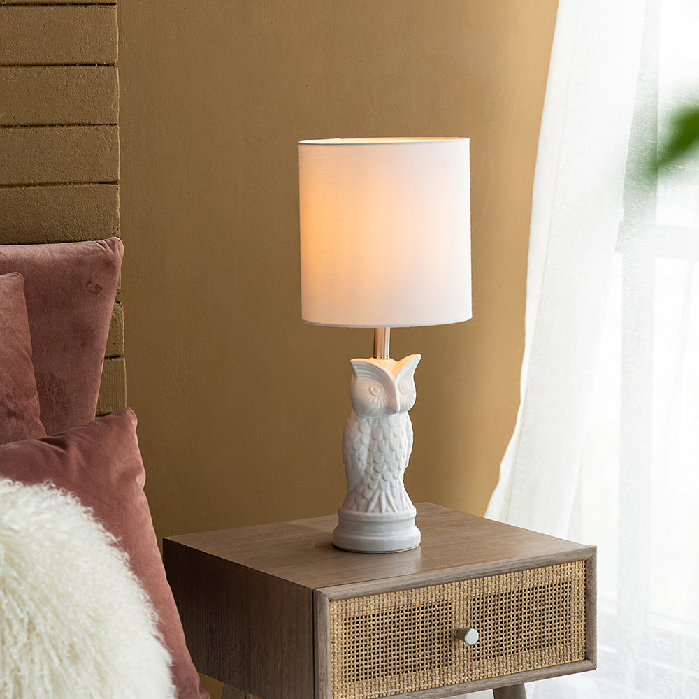 A&B Home 8" x 19" Bundle of 25 White Ceramic Owl-Shaped Design Table Lamp