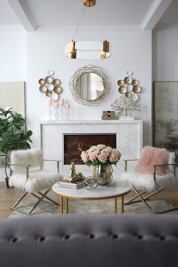 A&B Home Bundle of 4 28" x 28" Gold and Clear Chandelier