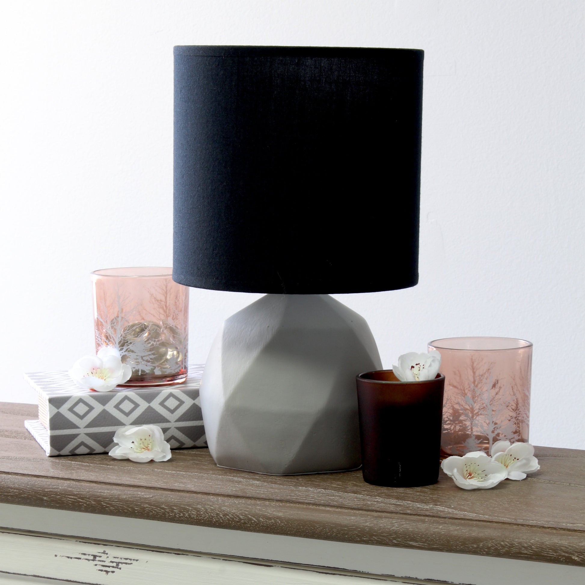 All The Rages Simple Designs Black Geometric Concrete Table Lamp