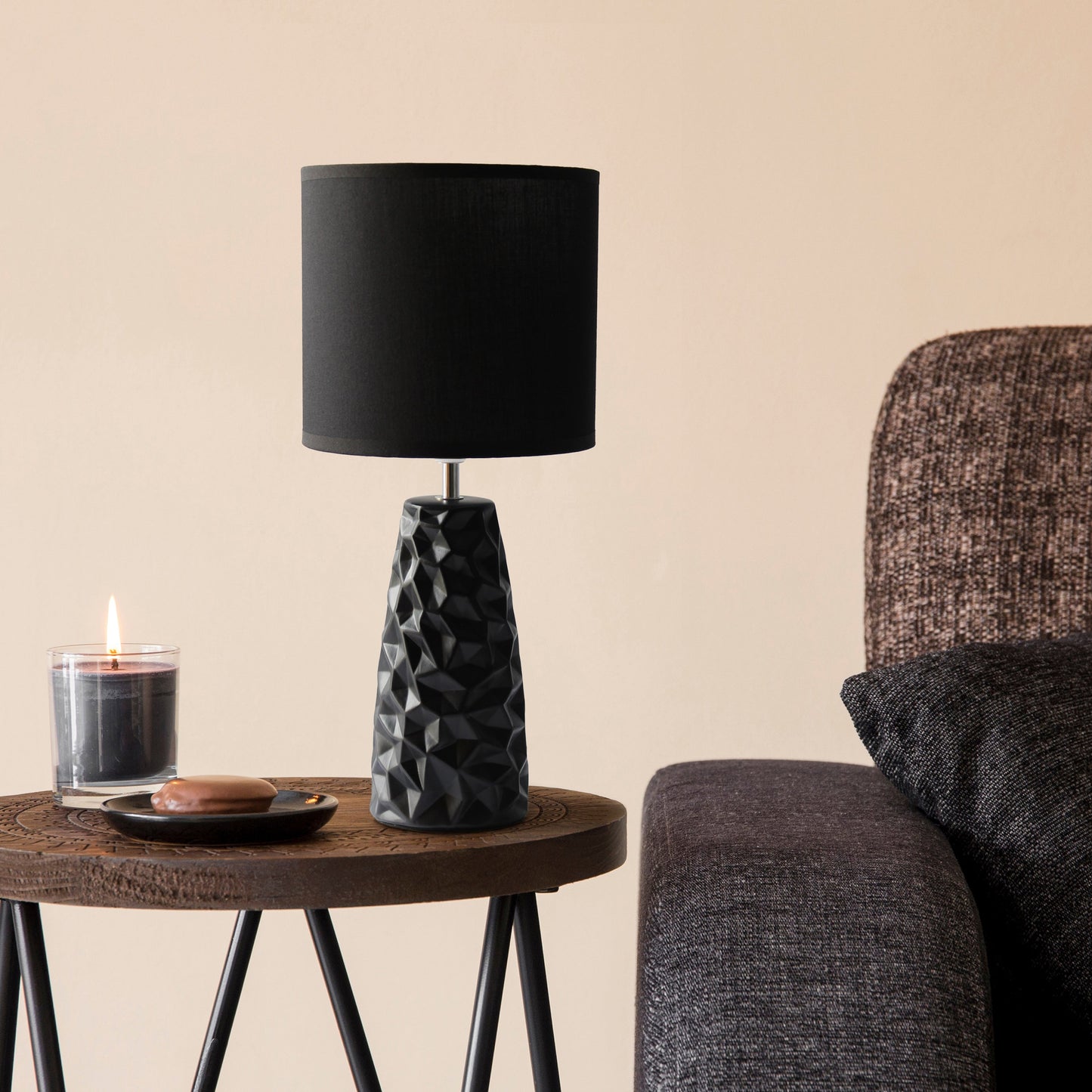 All The Rages Simple Designs Black Sculpted Ceramic Table Lamp