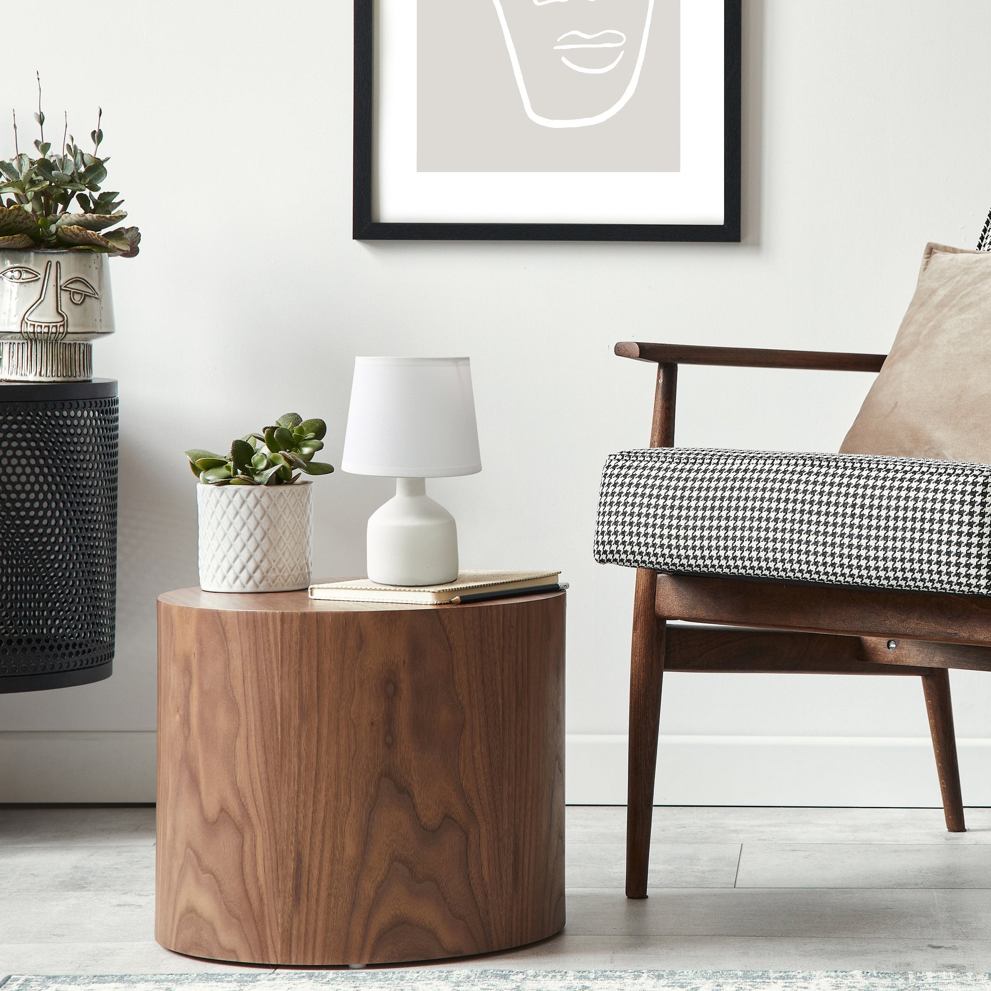 All The Rages Simple Designs Off-White Mini Bocksbeutal Concrete Table Lamp