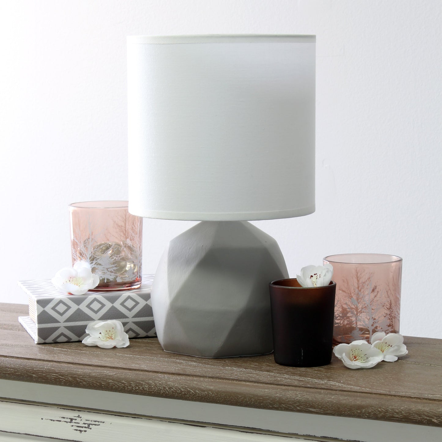 All The Rages Simple Designs White Geometric Concrete Table Lamp