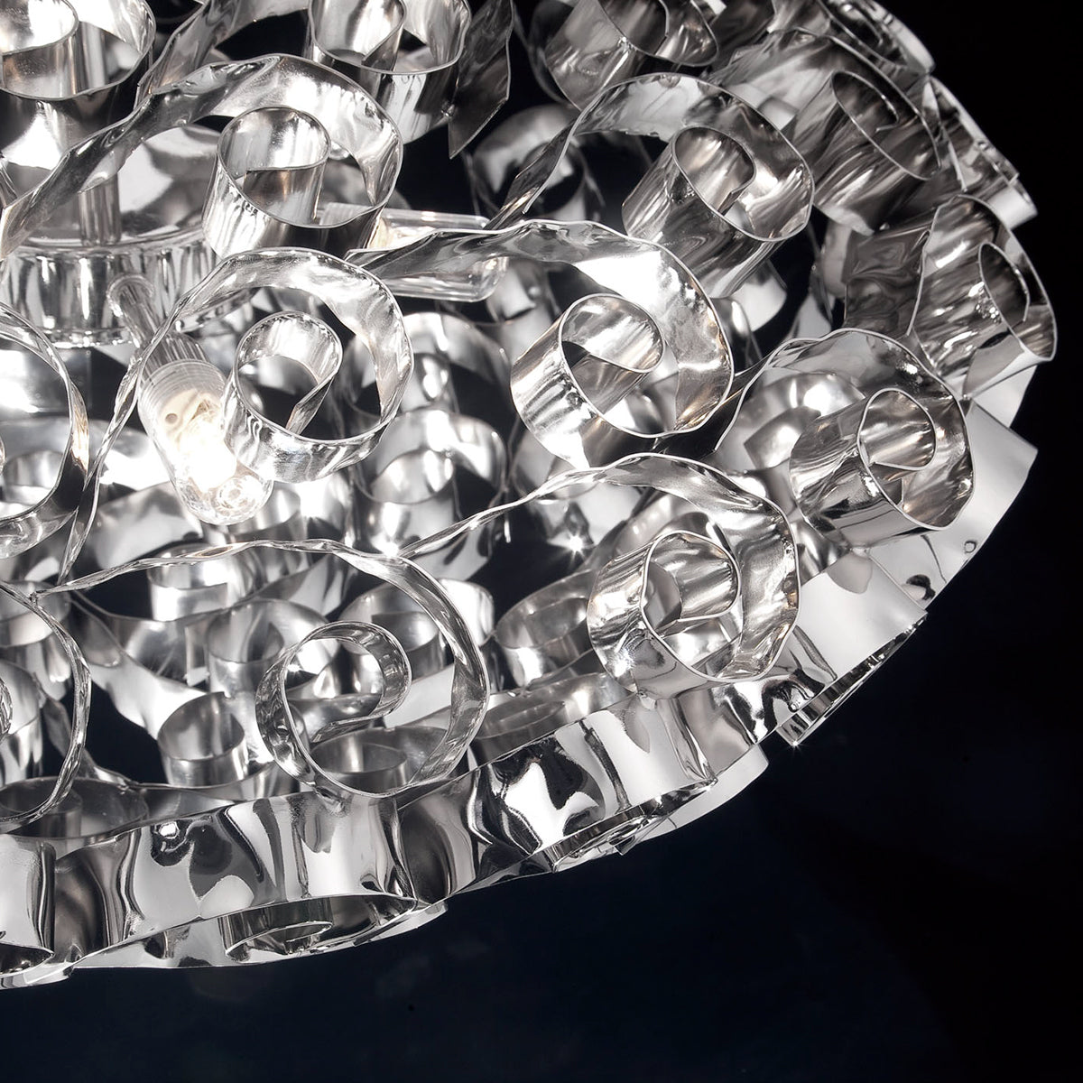 Eurofase Lighting Grace 14" 3-light Dimmable Halogen Bulb Polished Nickel Chandelier With Curled Nickel Strip Accents