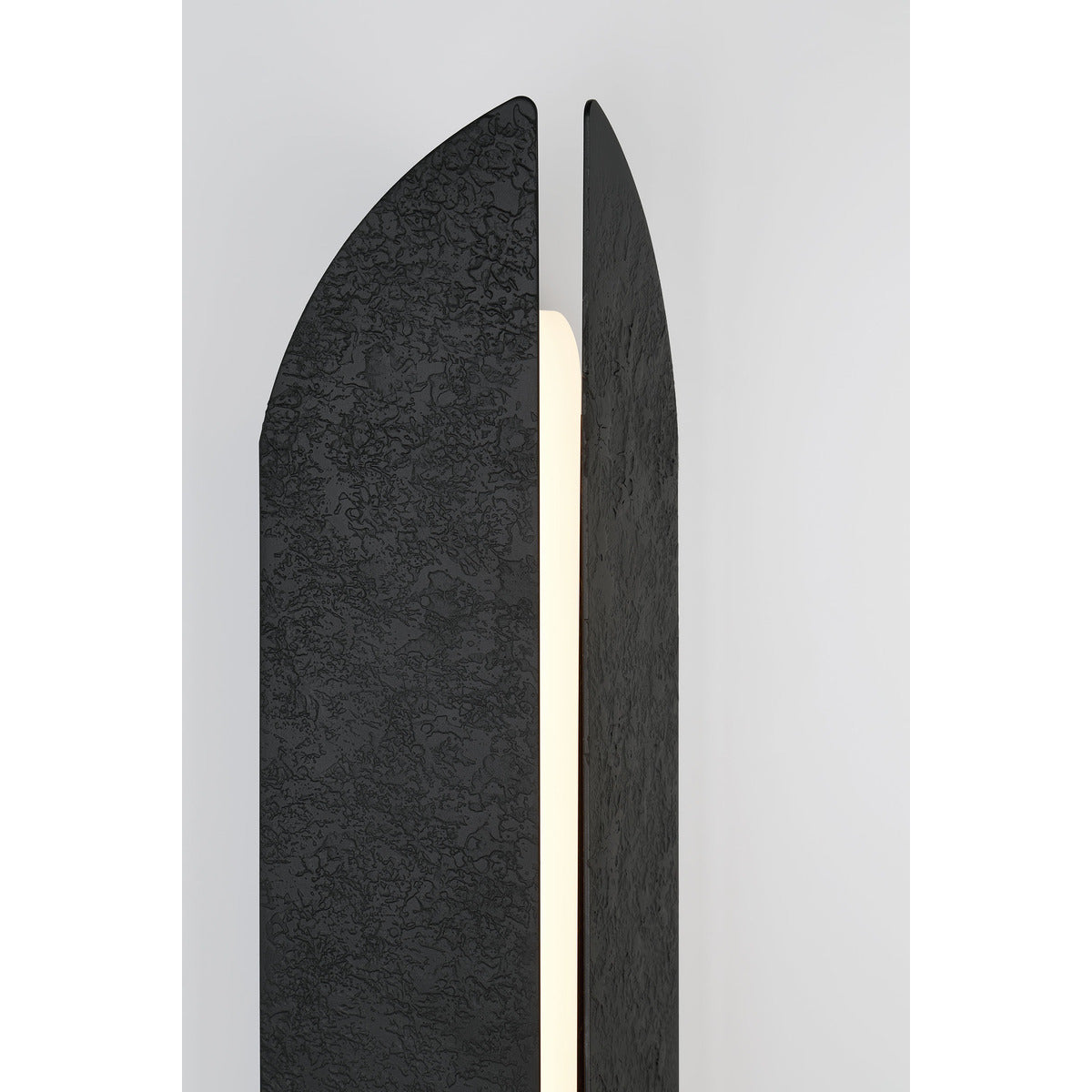 Eurofase Lighting Inntra 24" 1-Light Integrated LED Damascus Black Outdoor Wall Sconce