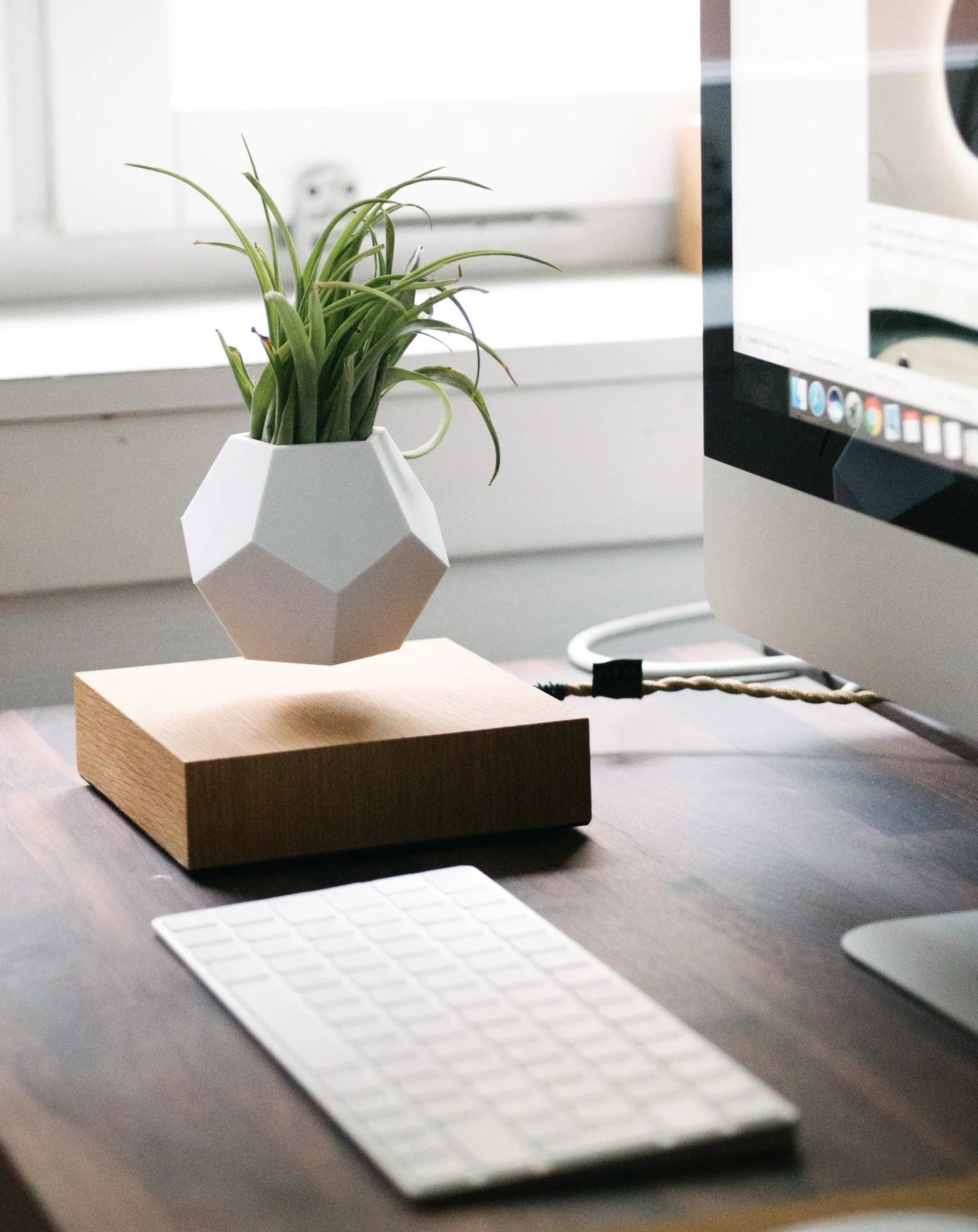 FLYTE Lyfe Silicone skin 12-Sided Geodesic Planter