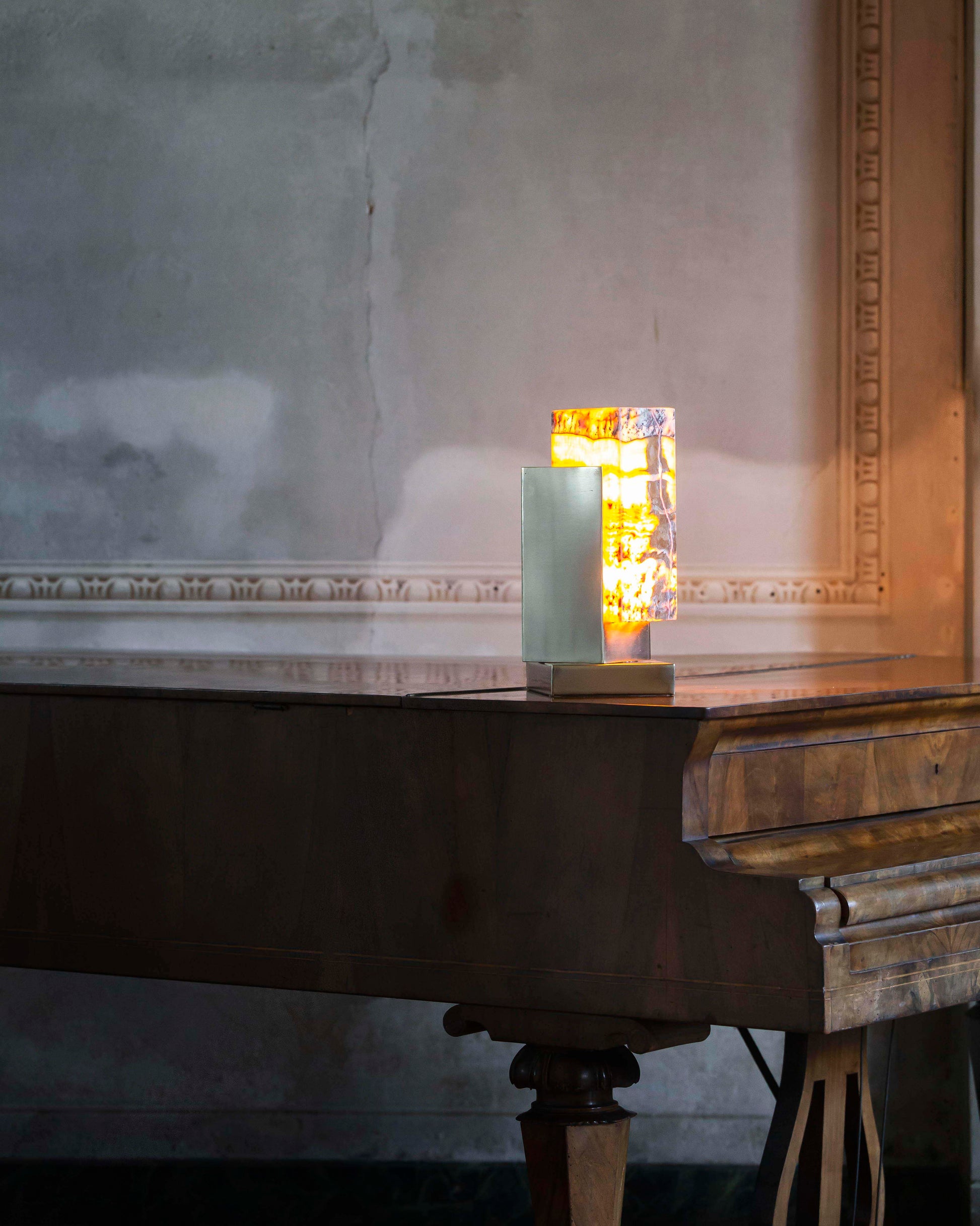 G.Luce Naica Satin Gold Finish Table Lamp With Tiger Onyx Diffuser