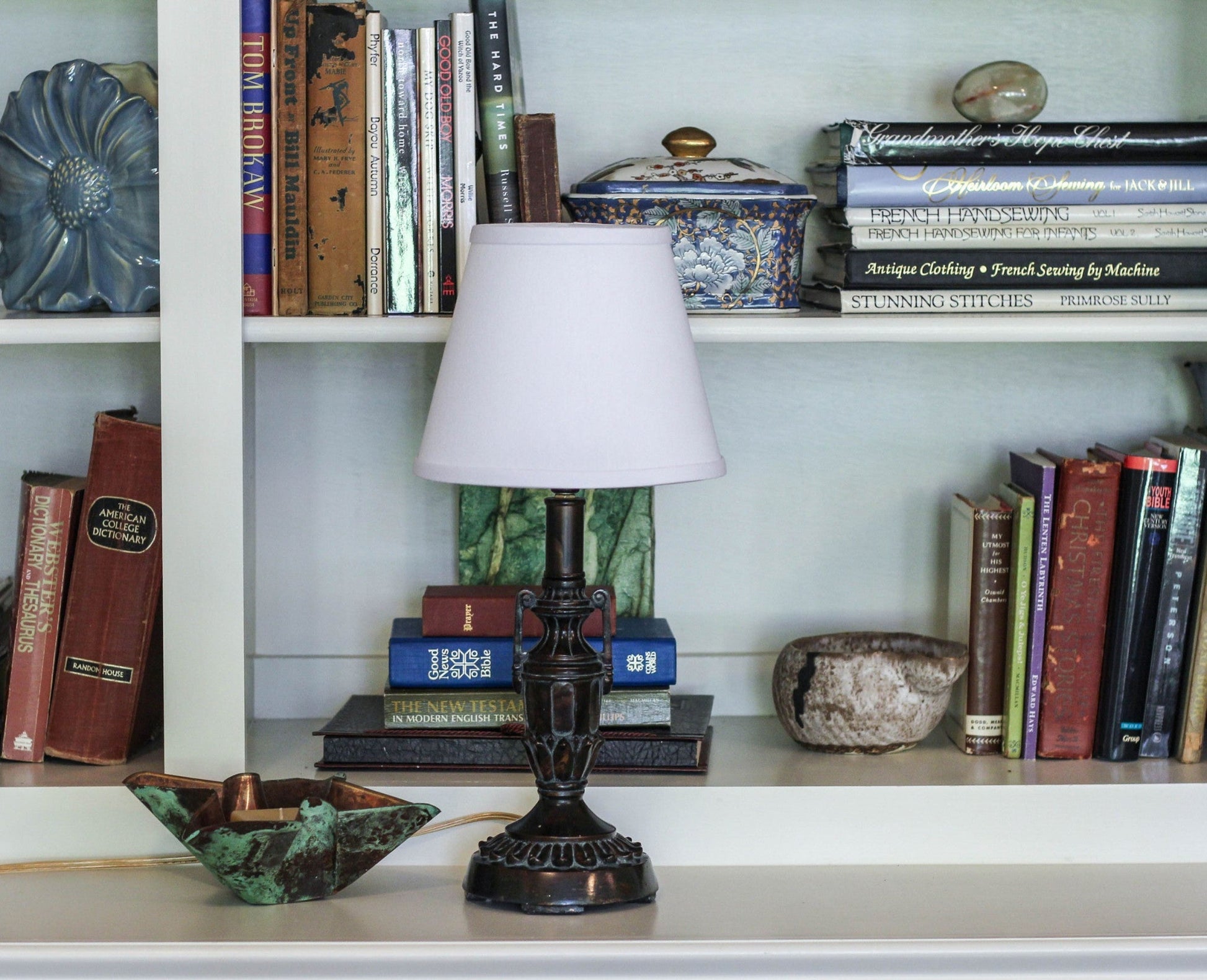 HomeRoots 10" Hardback Empire No Slub Lampshade in White Finish