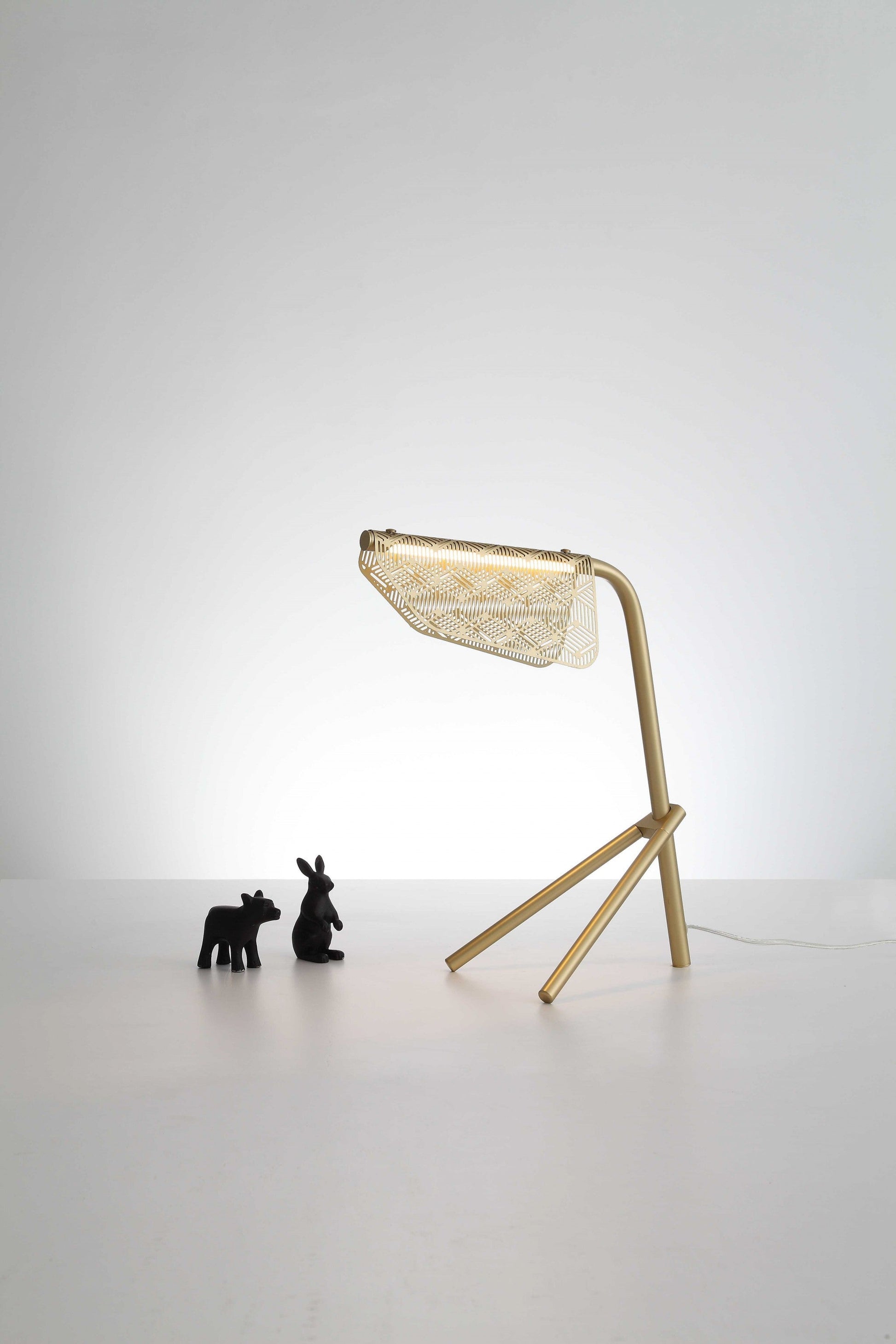 HomeRoots 13" x 7" x 18" Table Lamp With Golden Carbon Steel Finish