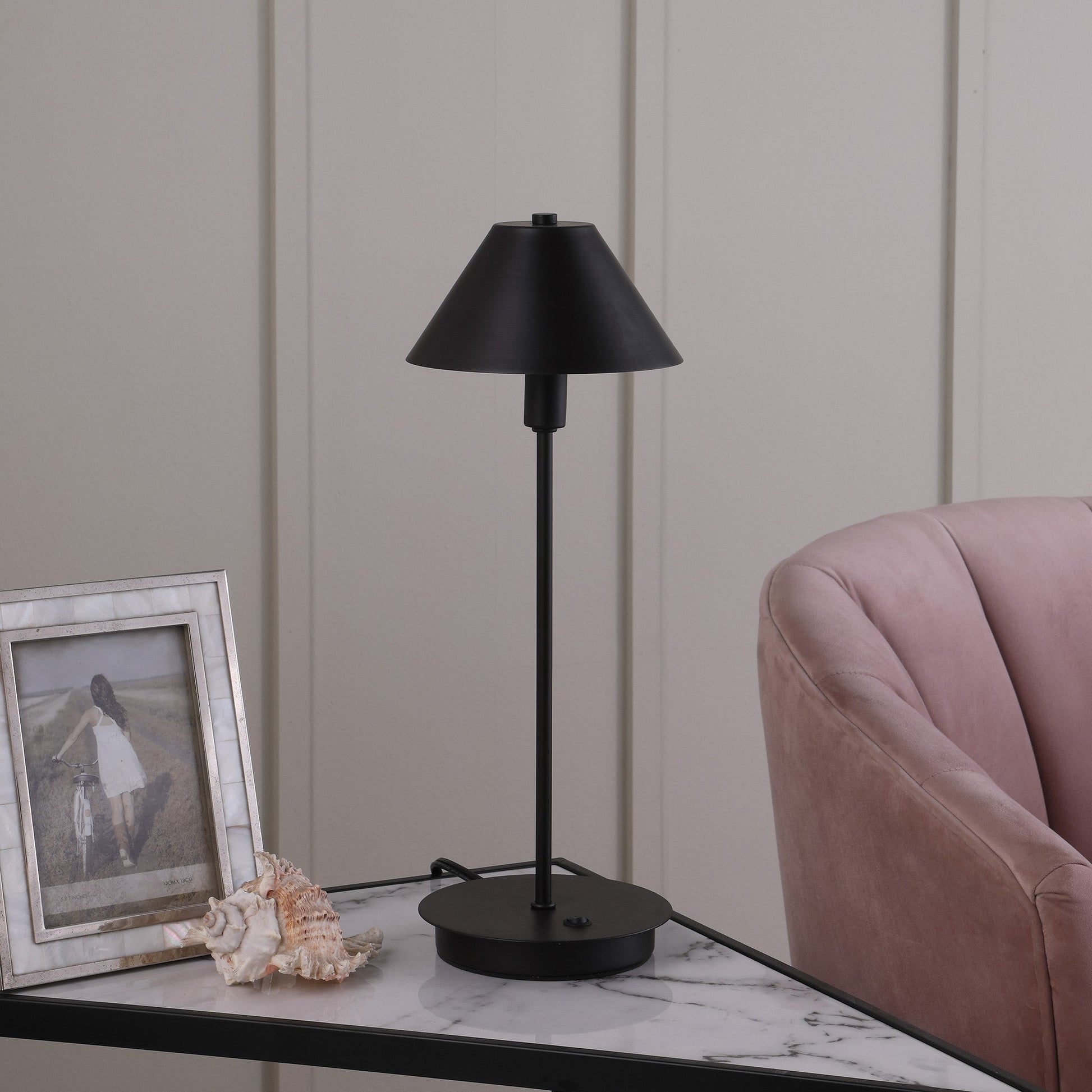 HomeRoots 18” Industrial Bedside Table Lamp in Matte Black Finish