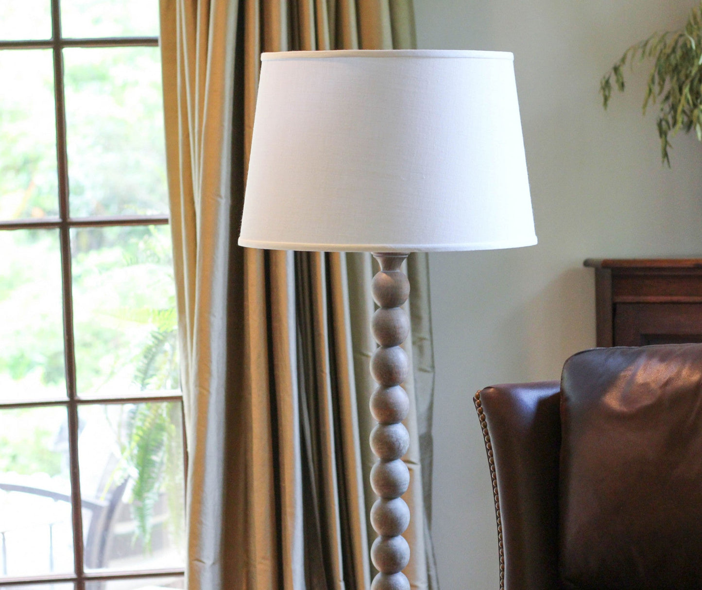 HomeRoots 18" Rounded Empire Slanted Linen Lampshade in White Finish