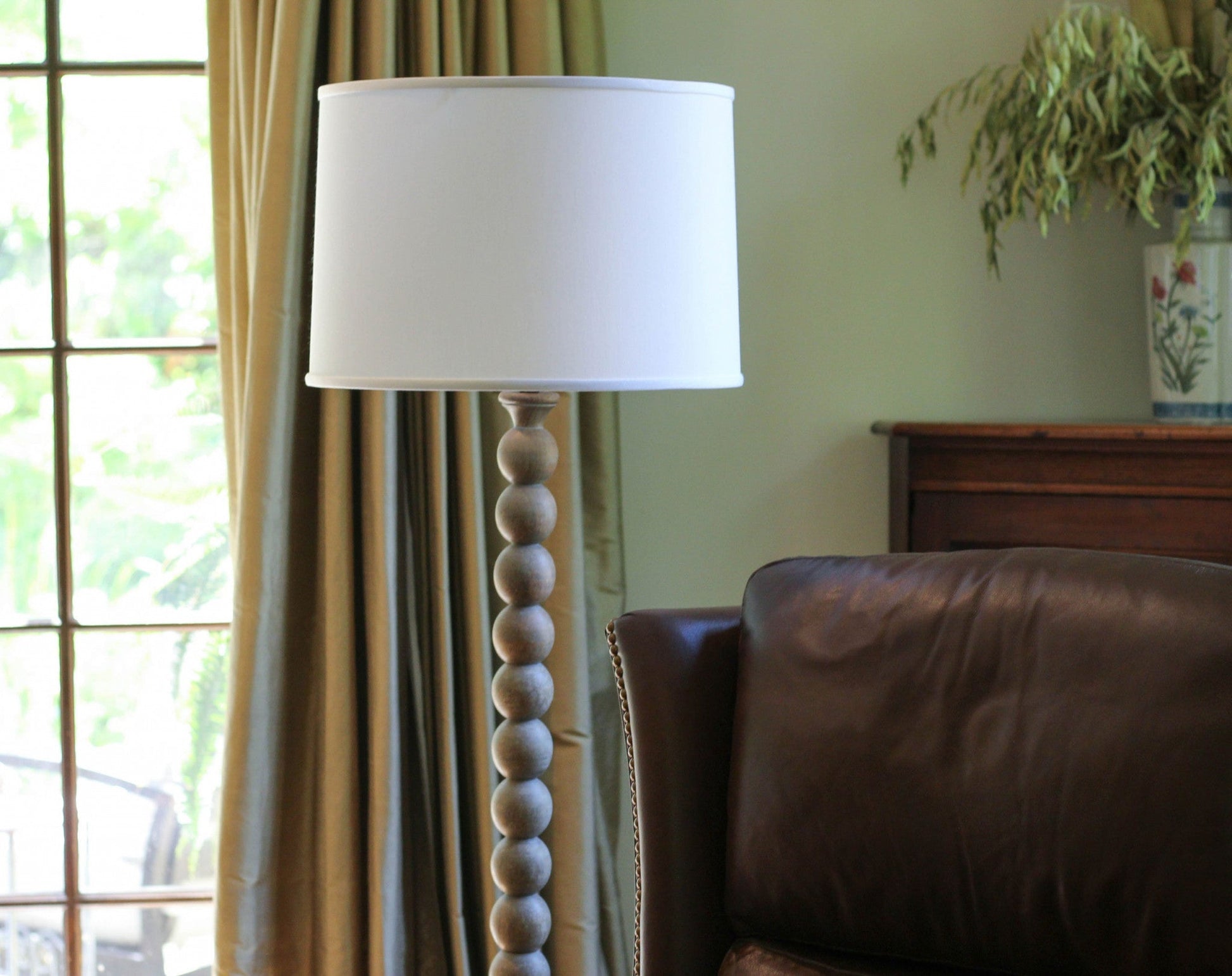 HomeRoots 18" Throwback Drum No Slub Lampshade in White Finish