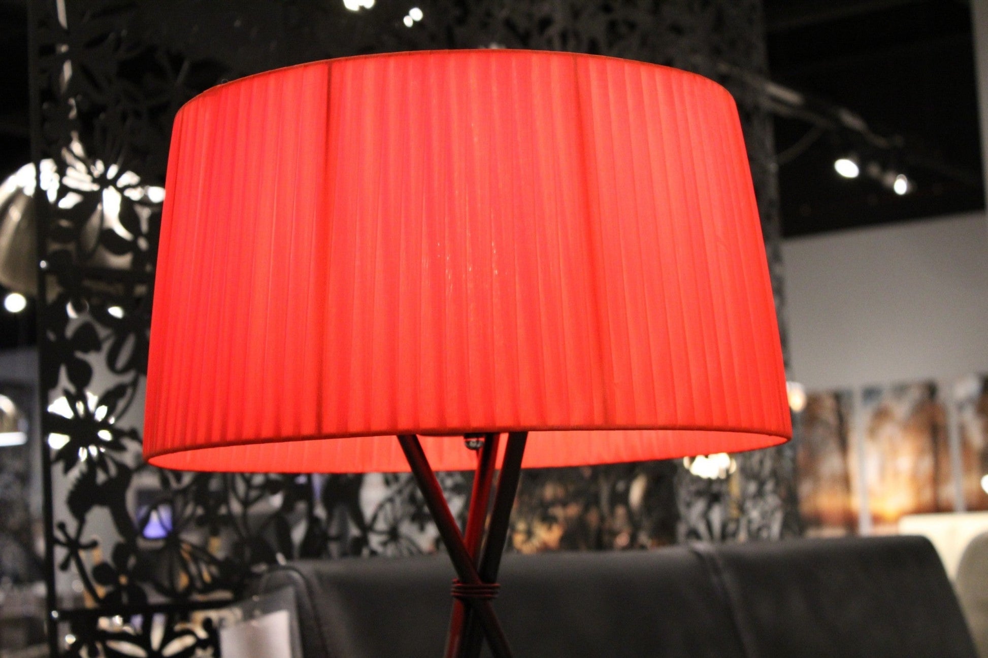 HomeRoots 18" x 18" x 29.5" Carbon Steel Table Lamp With Red Finish