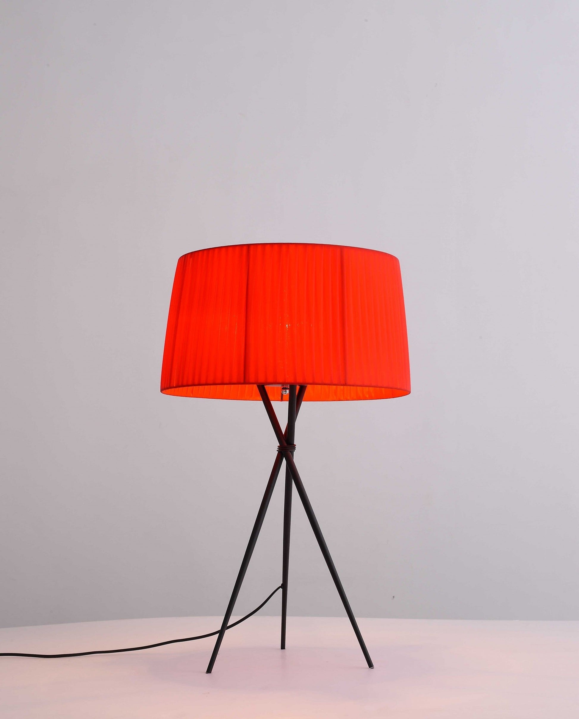 HomeRoots 18" x 18" x 29.5" Carbon Steel Table Lamp With Red Finish