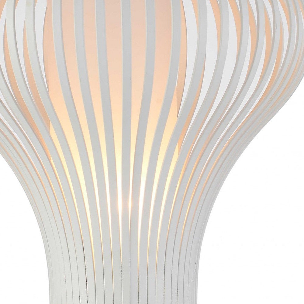 HomeRoots 18.5" x 18.5" x 25" Carbon Steel Table Lamp in White Finish