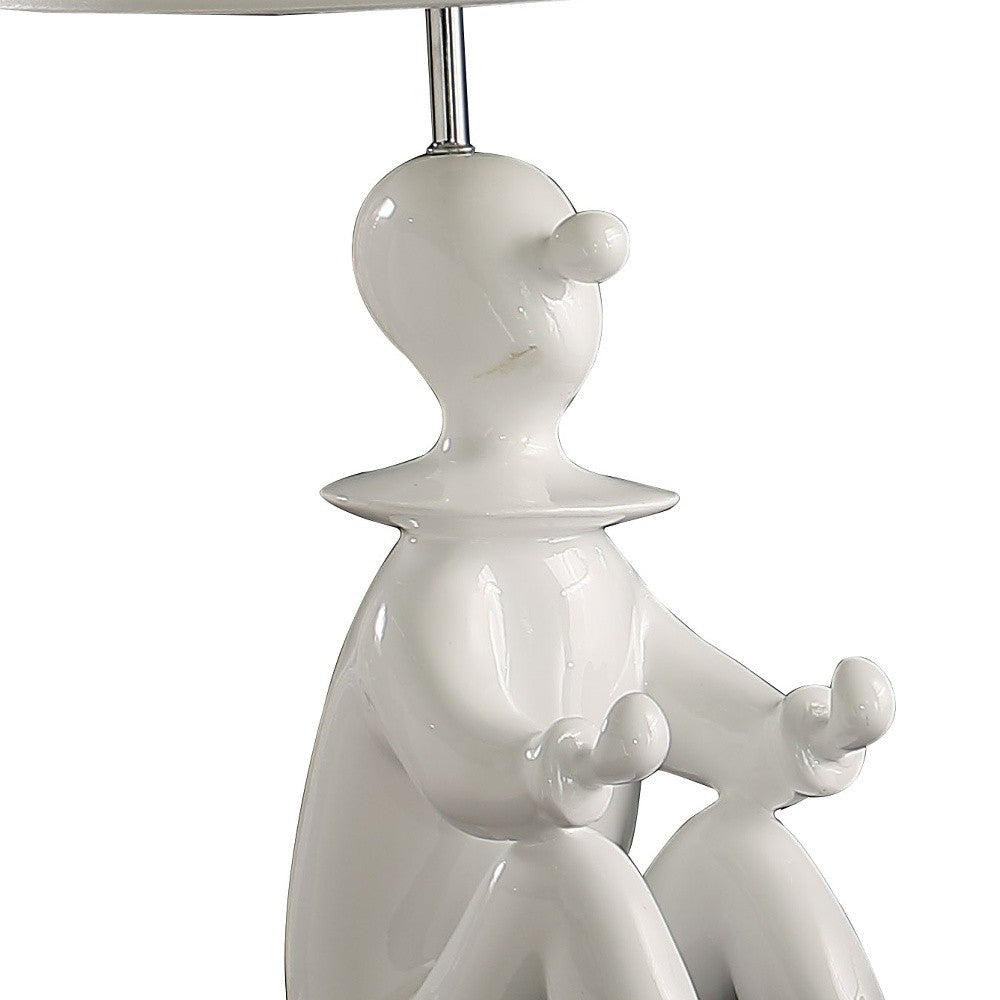 HomeRoots 21" White Sculptural Desk Lamp in White Finish
