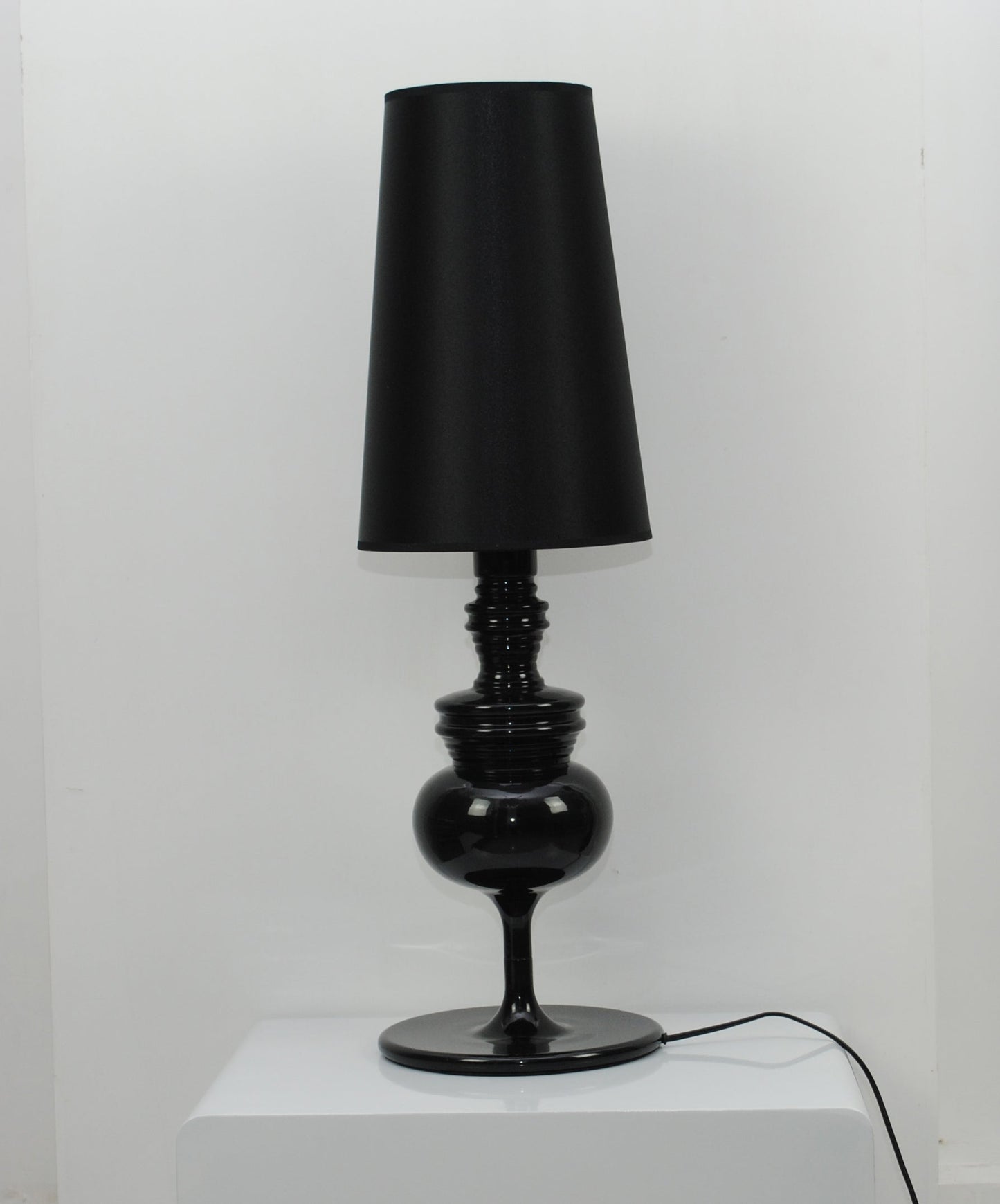 HomeRoots 7" x 7" x 22" Carbon Steel Table Lamp in Black Finish