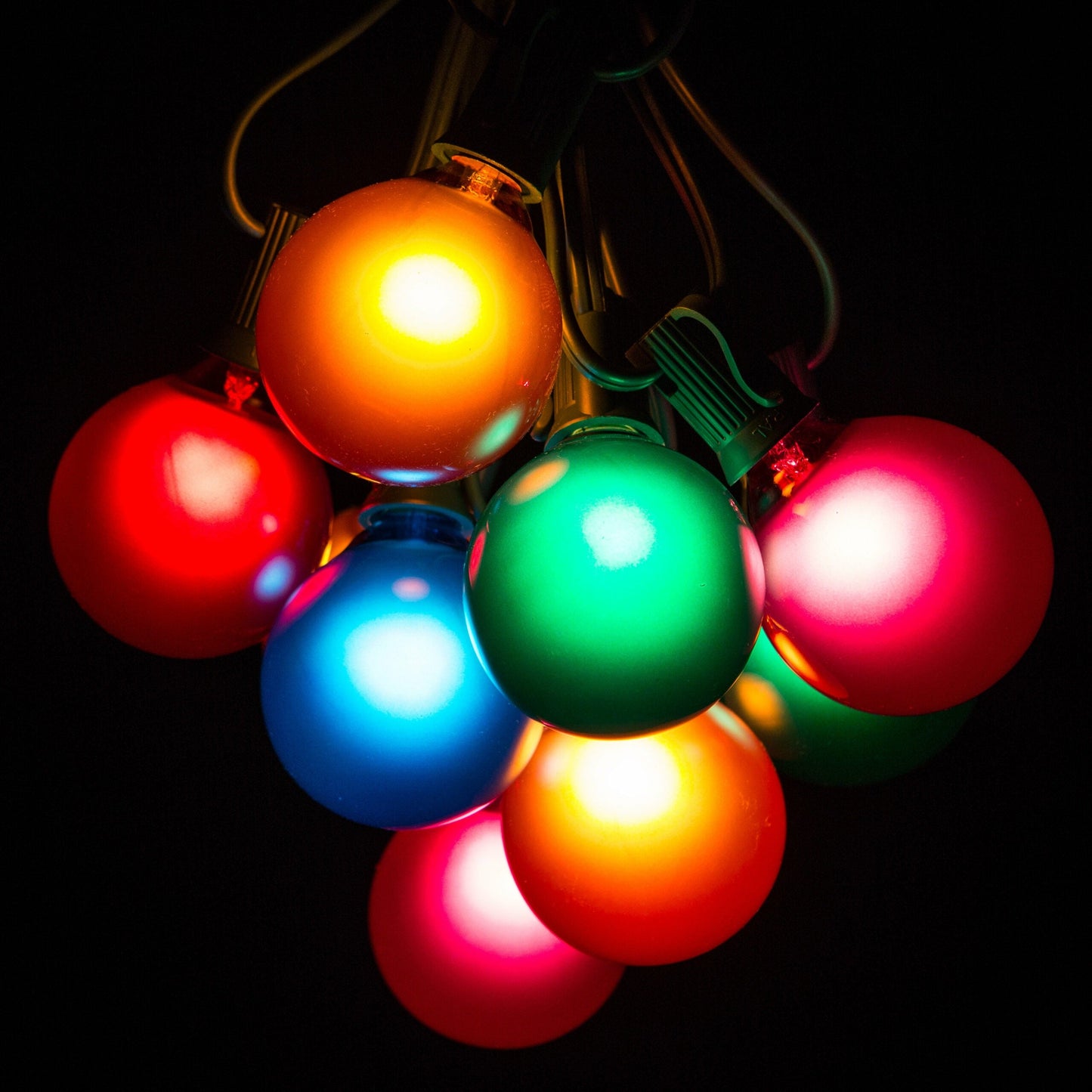 Hometown Evolution G50 25 Foot Assorted Color Satin String Light with Green Wire