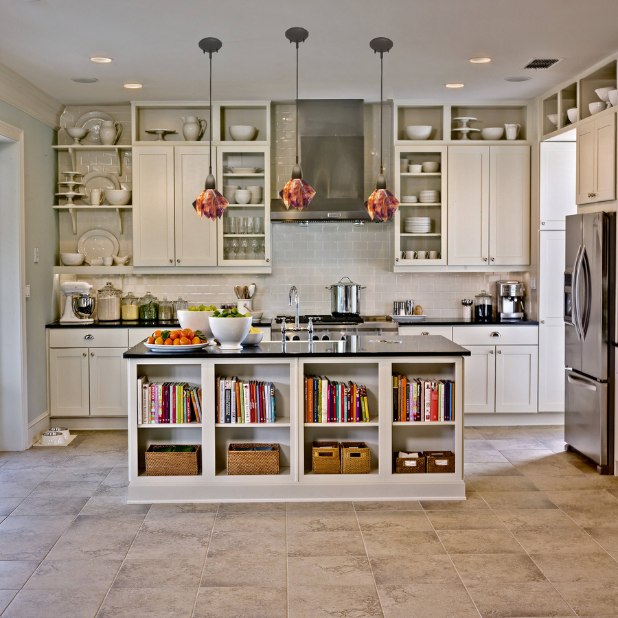 Jezebel Gallery Flame Signature 9" x 7" Small Black Eyed Susan Pendant Light With Black Hardware