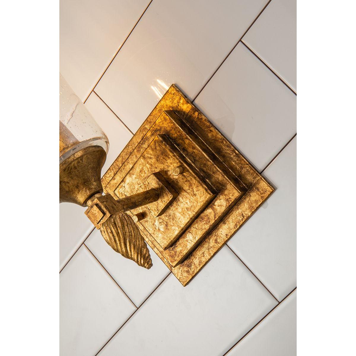 Lucas & McKearn Vetiver 1-Light Gold Leaf Wall Light With Acorn-Gold Accent