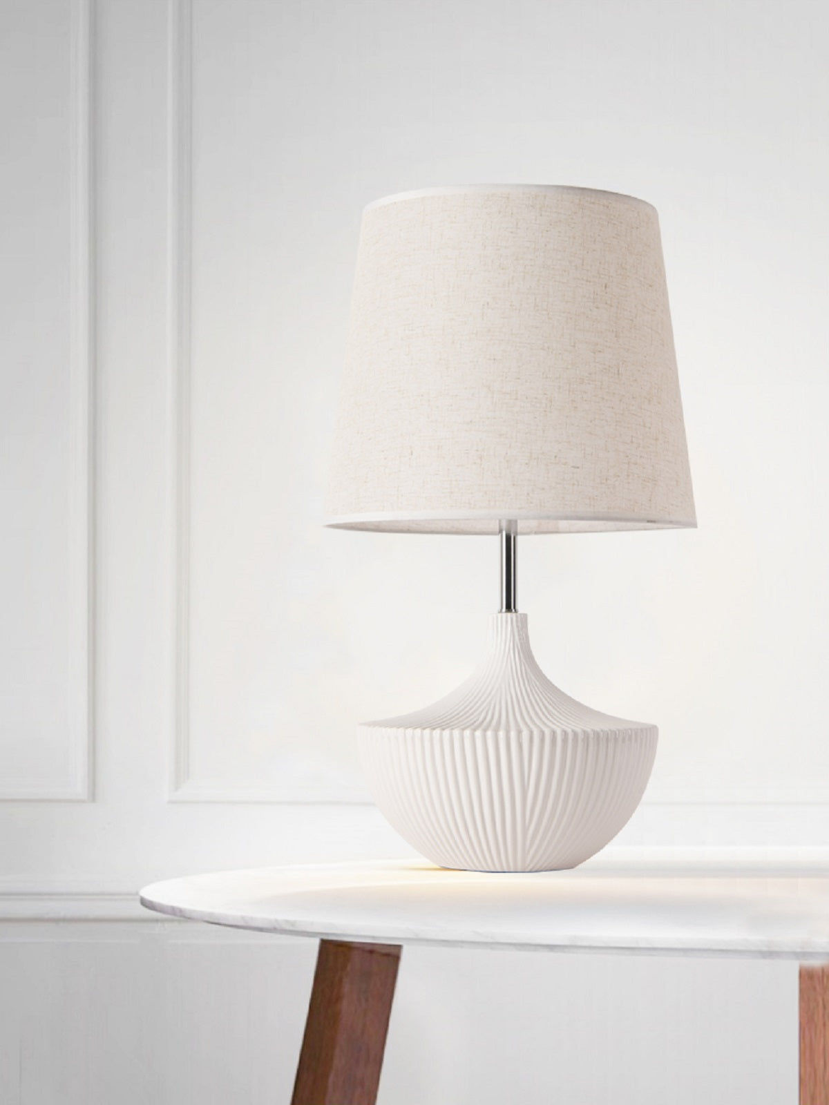 Pasargad Home Jade 15" White Metal & Ceramic Table Lamp