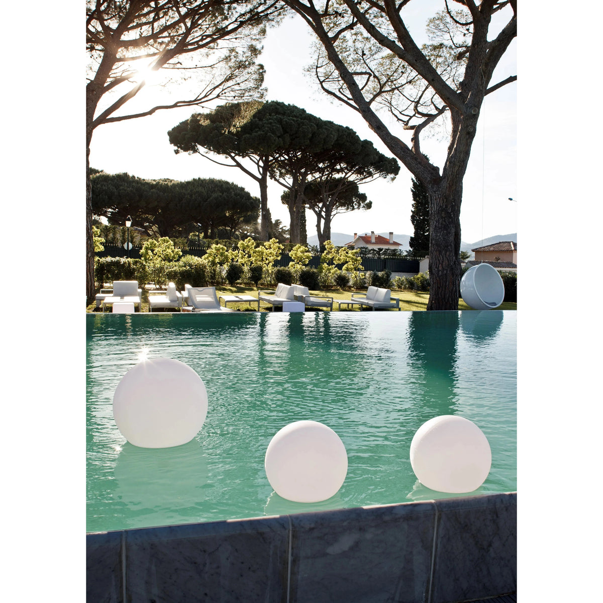 Smart and Green Ball 14" LED Lamp