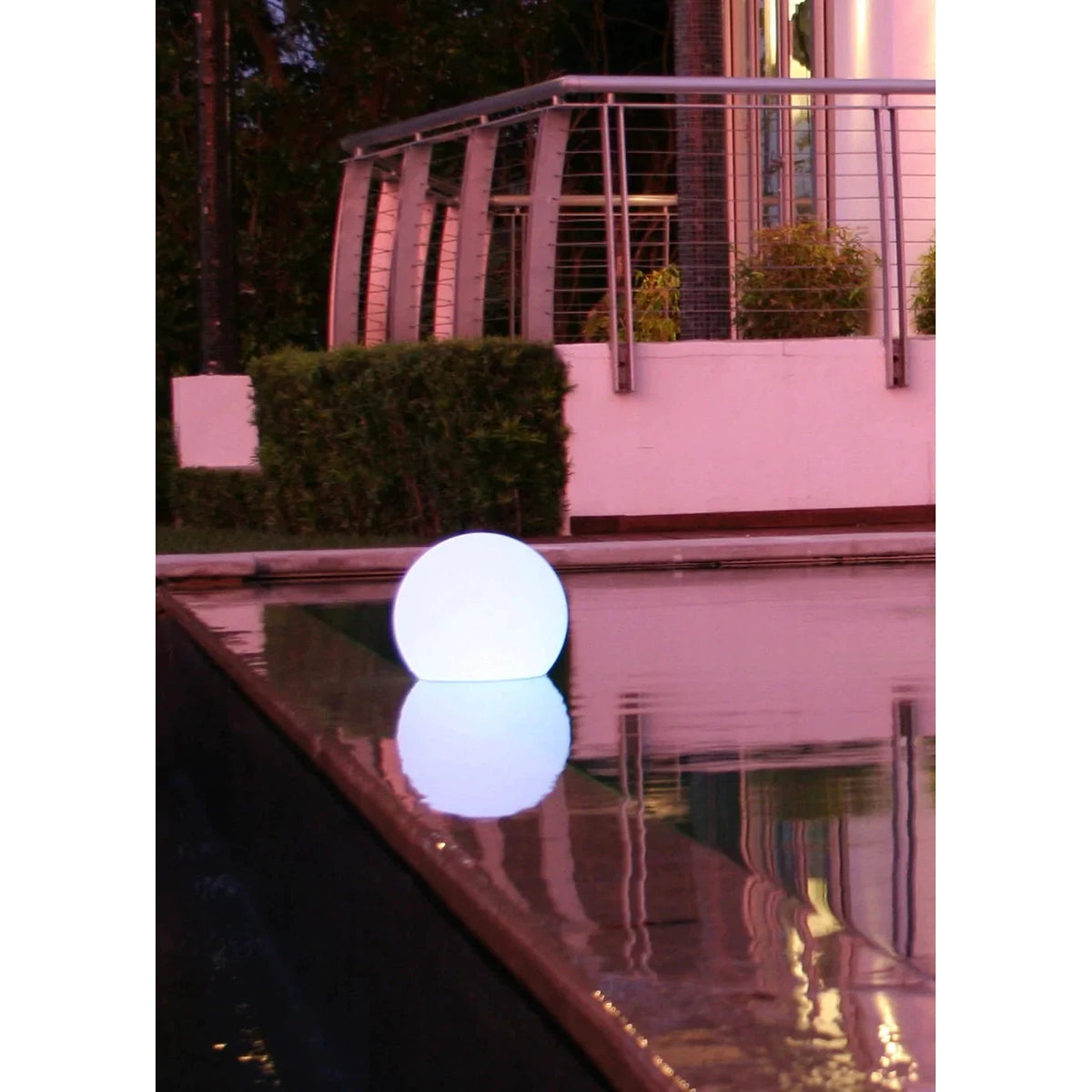 Smart and Green Ball 14" LED Lamp