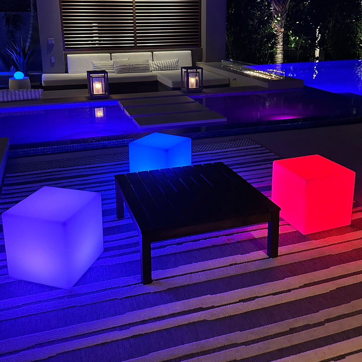Smart and Green Cube 17" LED Lamp
