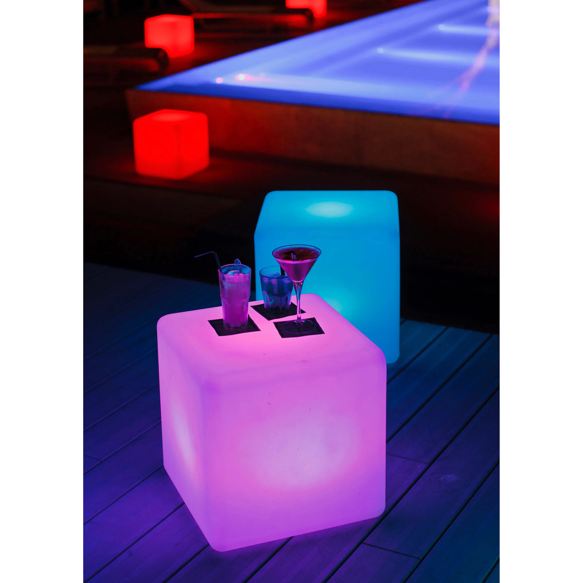 Smart and Green Cube 17" LED Lamp
