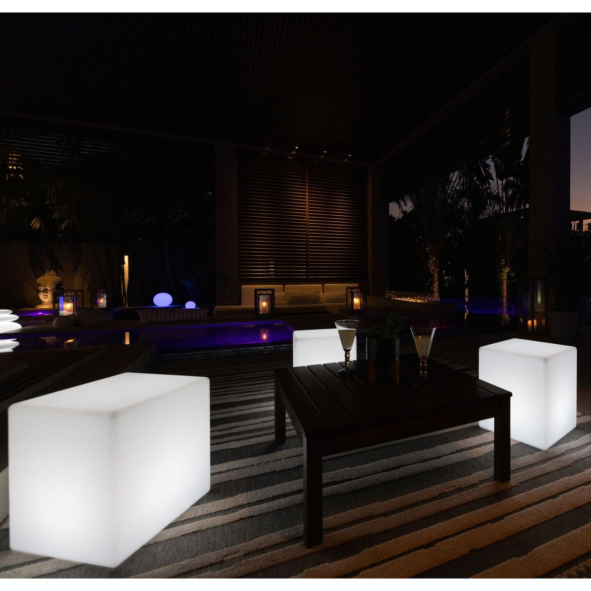 Smart and Green Cube 17" LED Lamp
