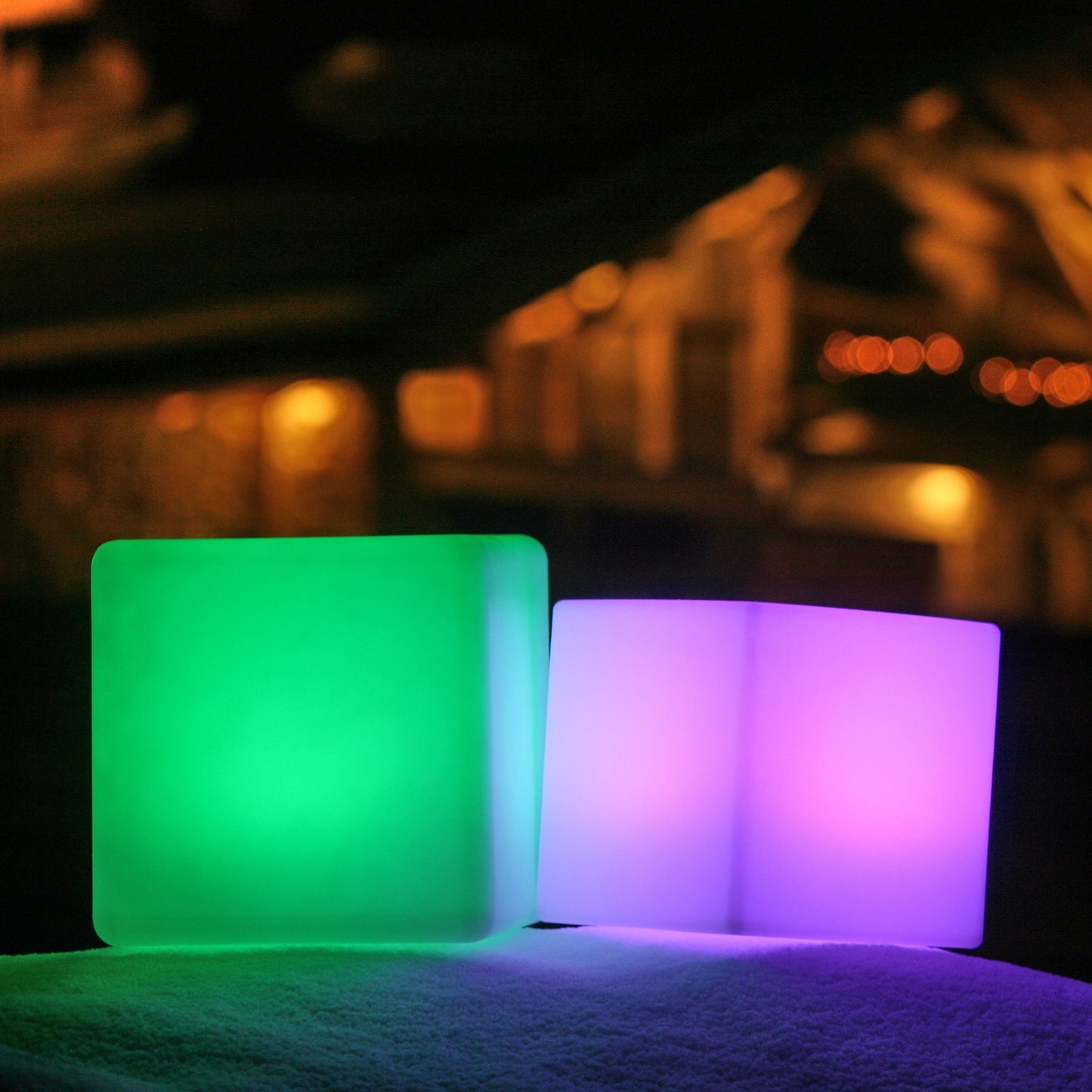 Smart and Green Dice 7" LED Lamp