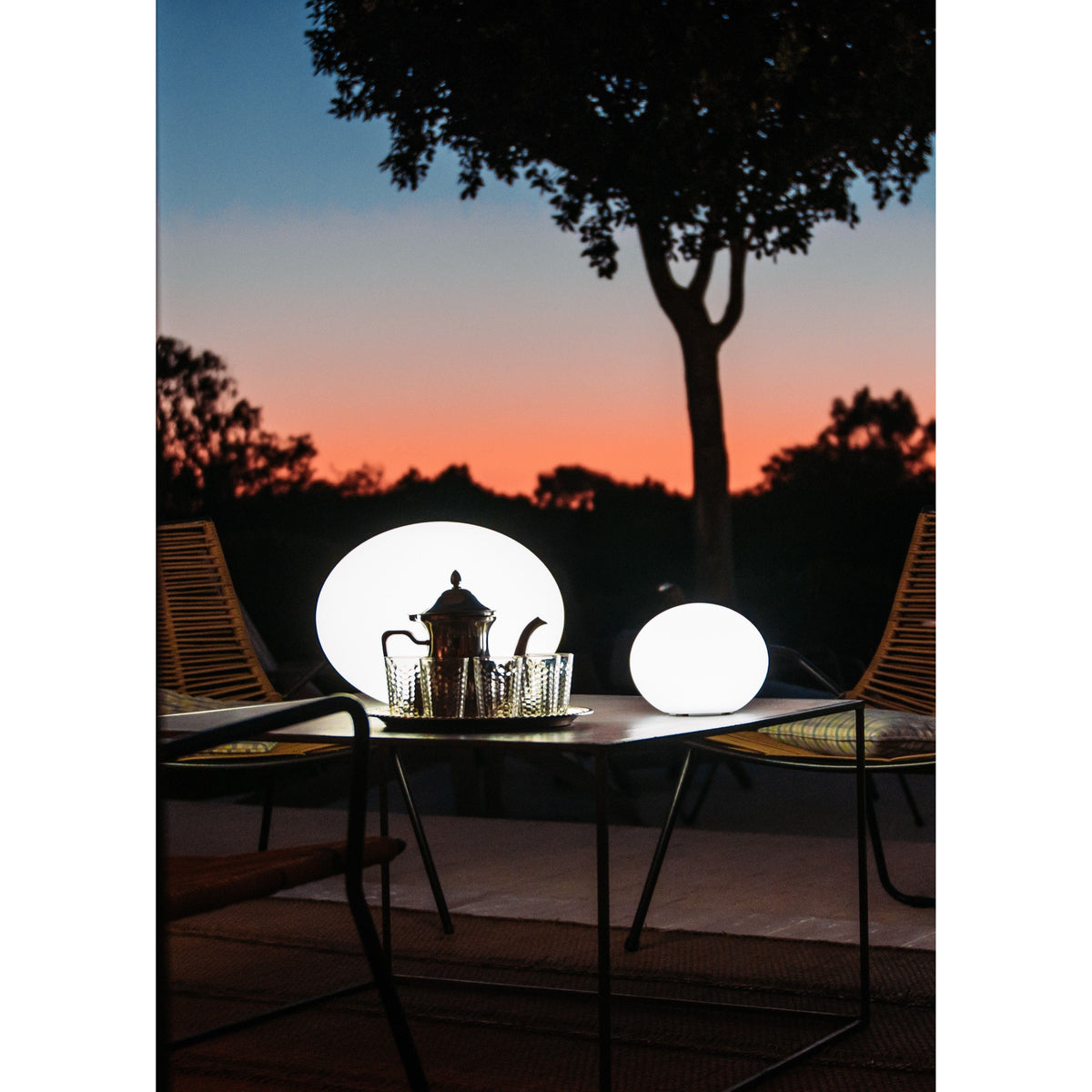 Smart and Green Flatball 14" x 11" LED Lamp