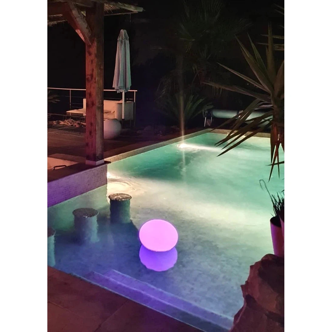 Smart and Green Flatball 20" x 14" LED Lamp