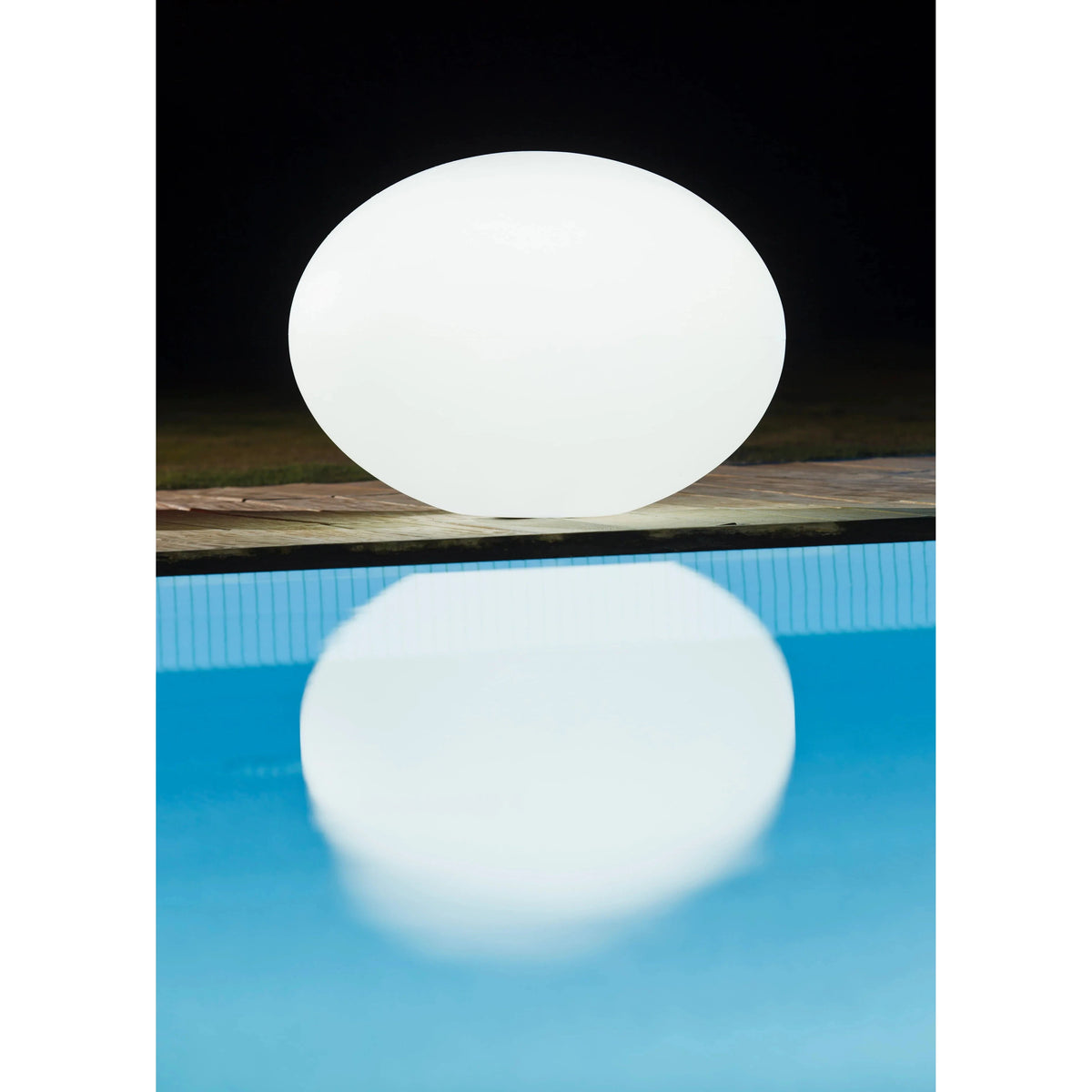 Smart and Green Flatball 20" x 14" LED Lamp