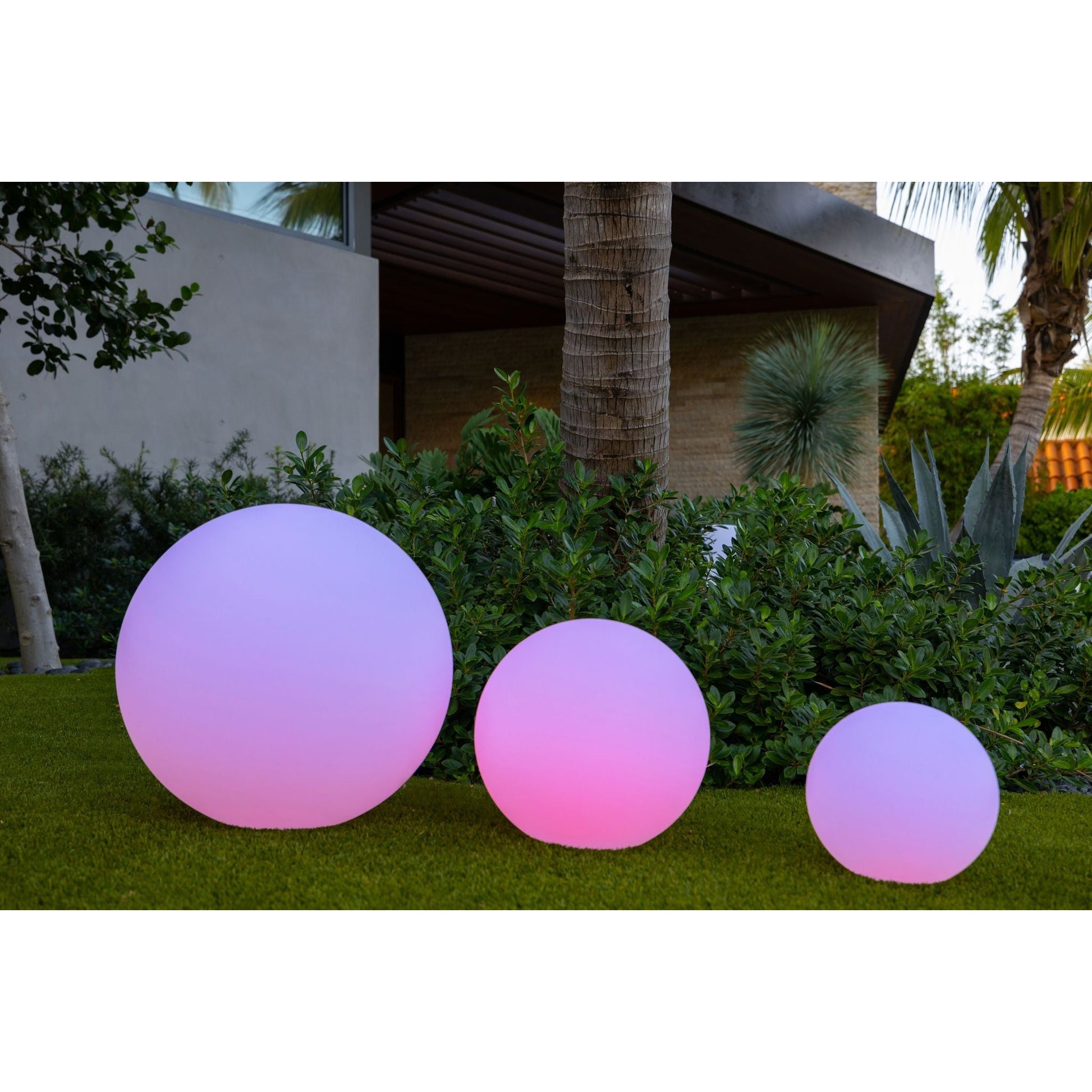 Smart and Green Globe 32" LED Lamp