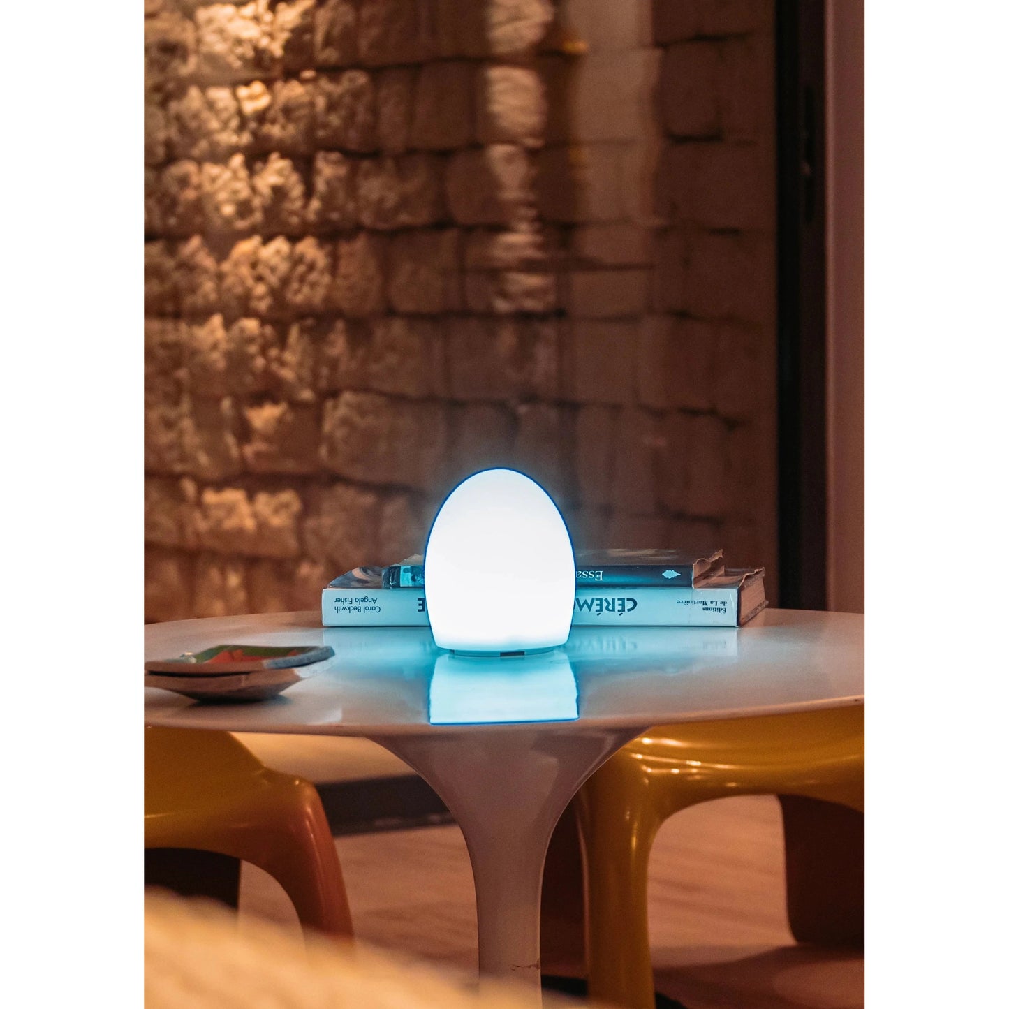 Smart and Green Point LED Table Lamp