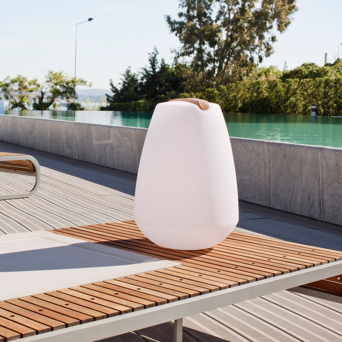 Smart and Green Vessel LED Lamp