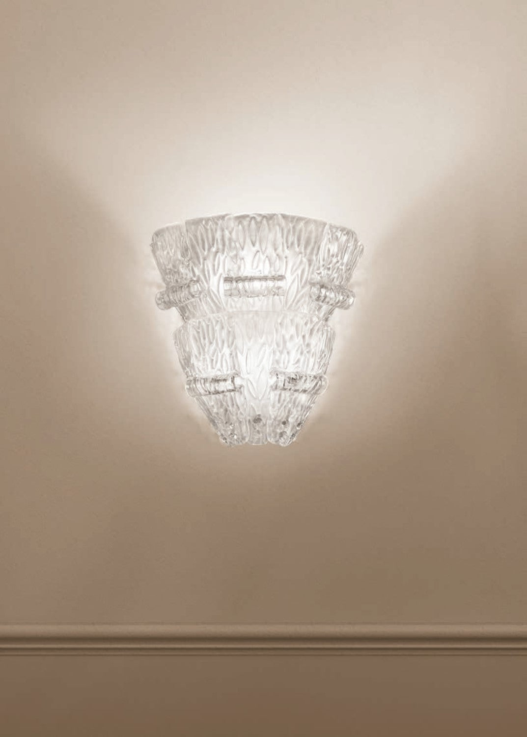 Sylcom Tribuno 471/A5-B-AMB Amber Wall Lamp in White Metal Finish