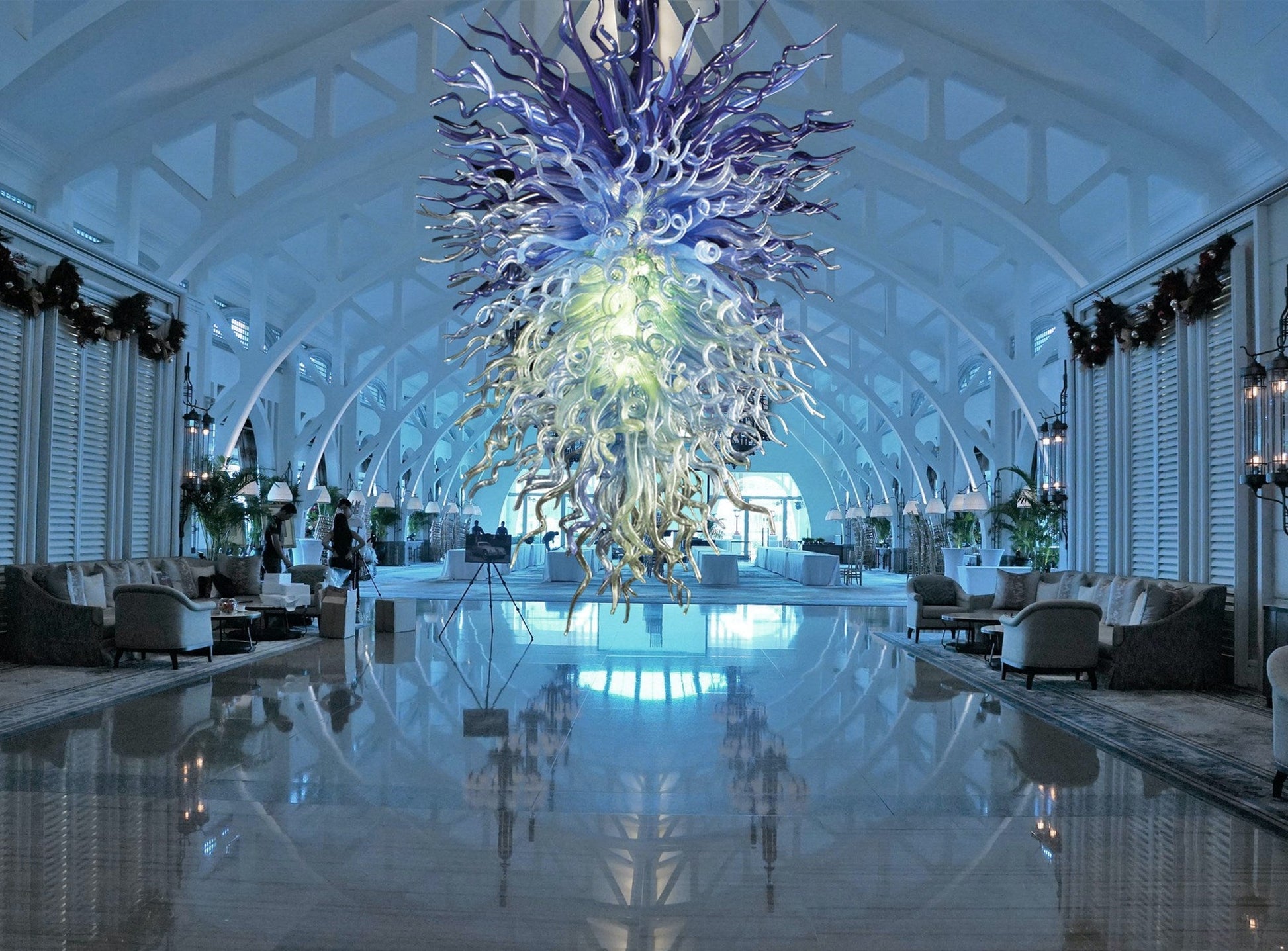 Vetreria Artistica Rosa Aquarium 6-Lights Blue Flame Glass Chandelier