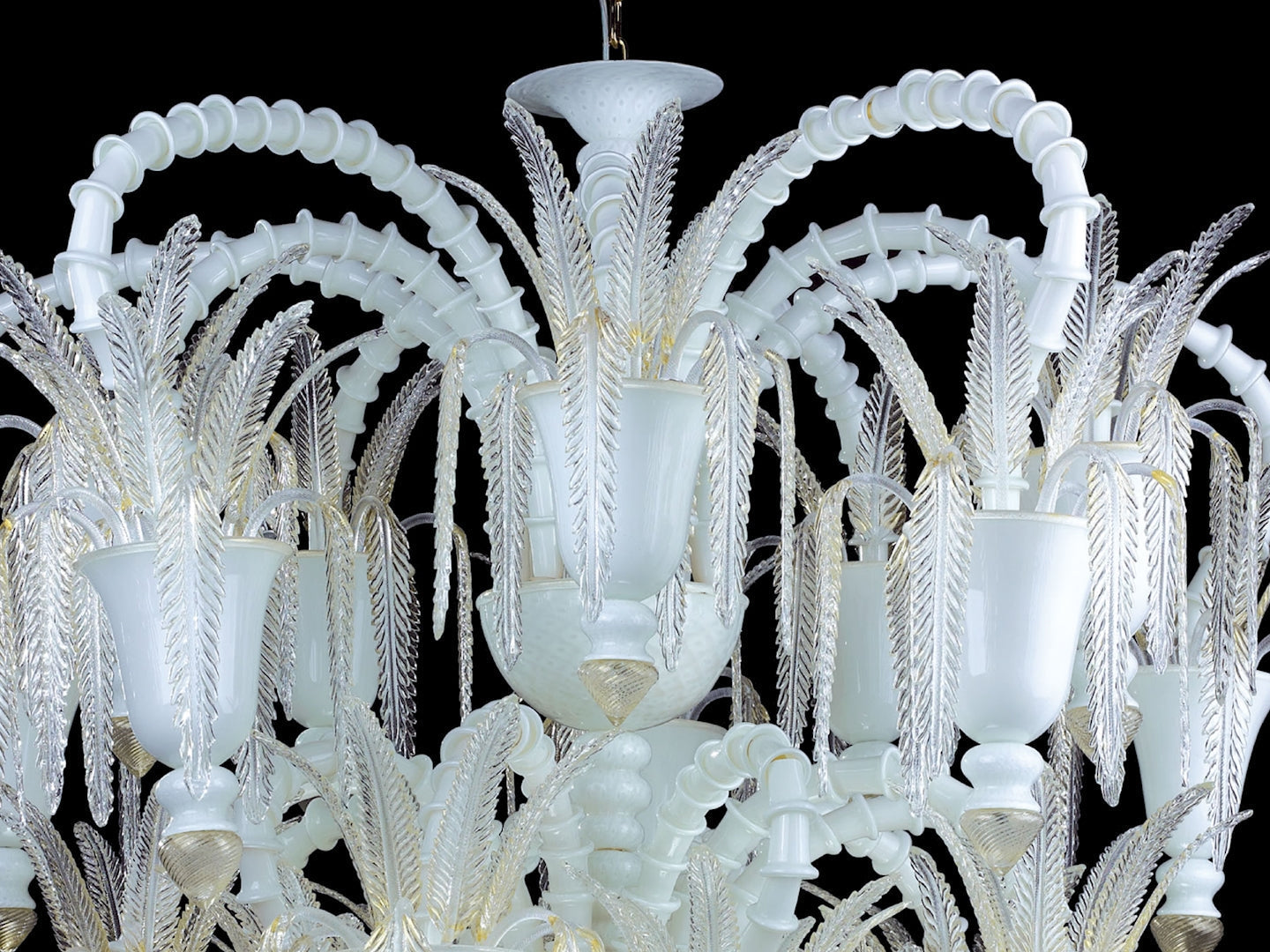 Vetreria Artistica Rosa Arsenale 20-Lights White Murano Glass Chandelier
