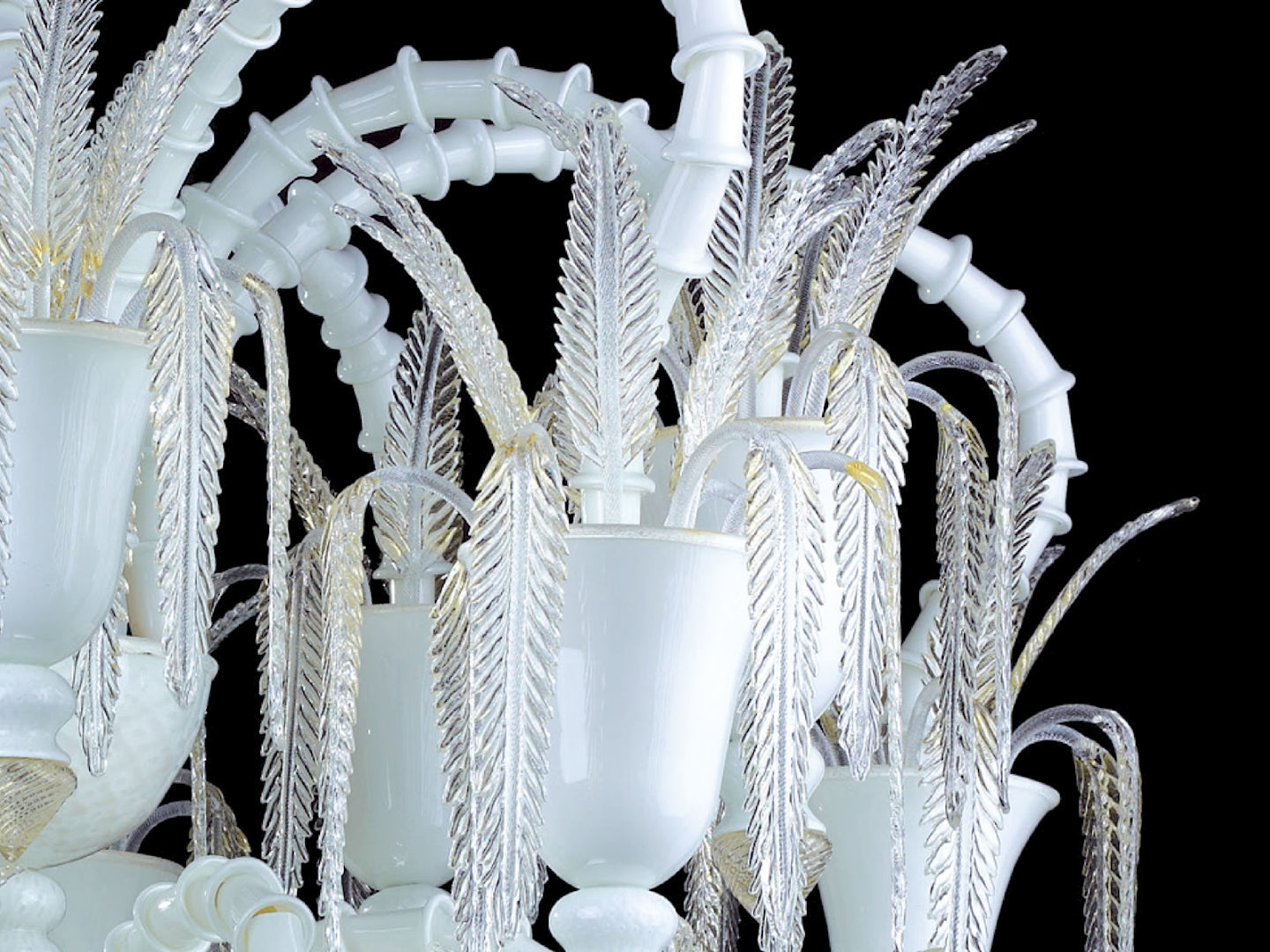 Vetreria Artistica Rosa Arsenale 20-Lights White Murano Glass Chandelier