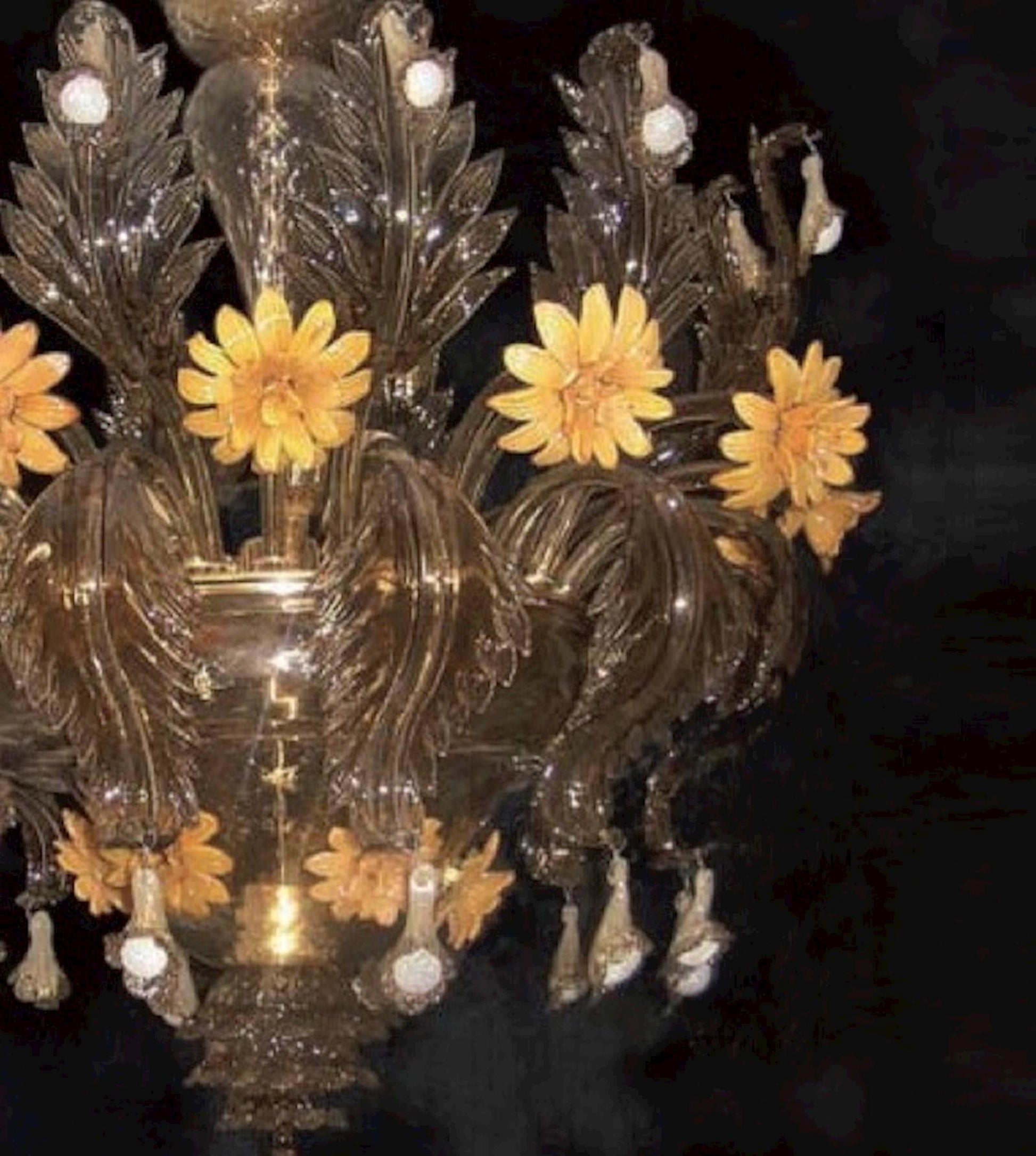 Vetreria Artistica Rosa Giardino Fume 6-Lights Smoky Color Base With Amber Flower Accent Glass Chandelier
