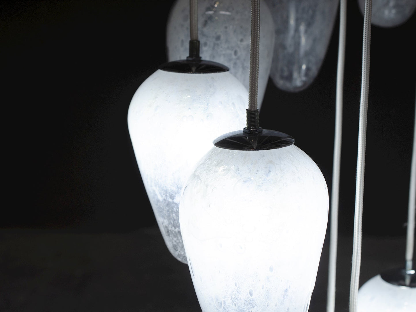 Vetreria Artistica Rosa Gocce di Pioggia 42-Lights Opal White Surface With White Blown Venetian Glass Chandelier