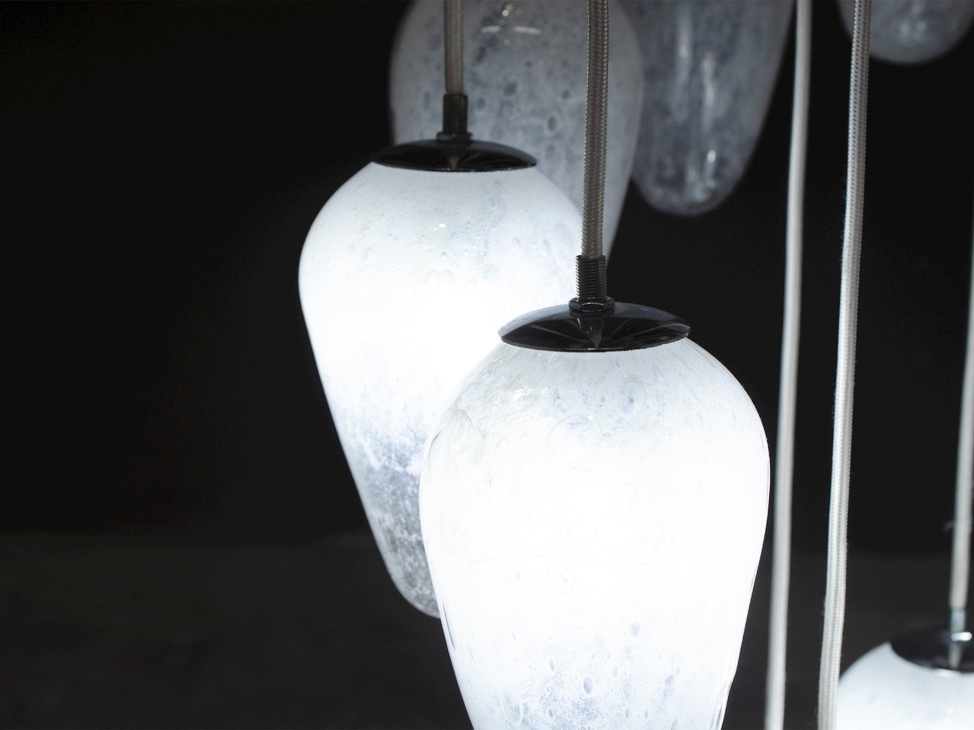 Vetreria Artistica Rosa Gocce di Pioggia 42-Lights Opal White Surface With White Blown Venetian Glass Chandelier