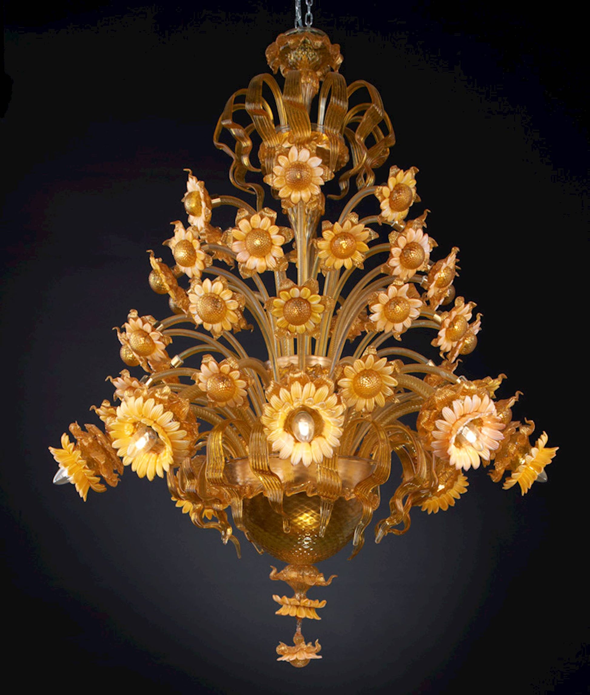 Vetreria Artistica Rosa Jennifer 8-Lights Smoky 24 Carat Gold Trim With Amber Cups and Flower Accent Glass Chandelier