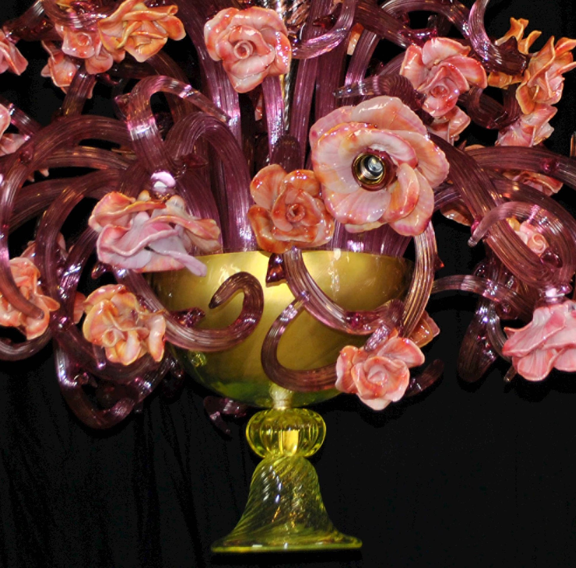 Vetreria Artistica Rosa Rose Scultura 12-Lights Pink Crystal Base With Light Pink Paste Flowers Glass Chandelier