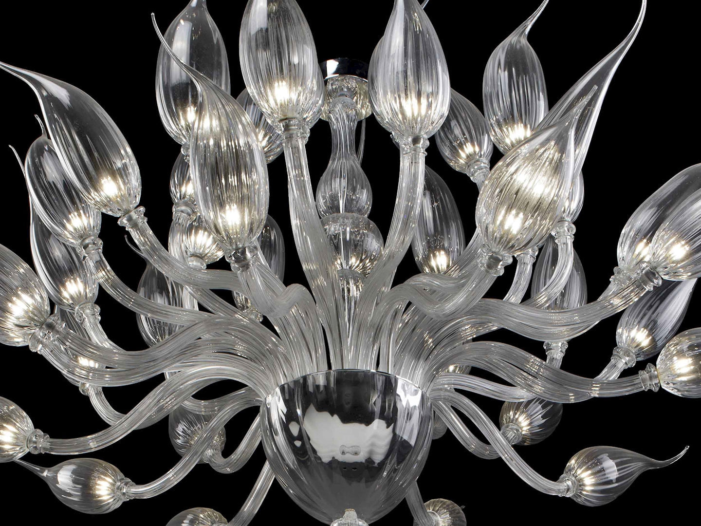 Vetreria Artistica Rosa Sospiro 32-Lights Pure Flamed Glass Chandelier