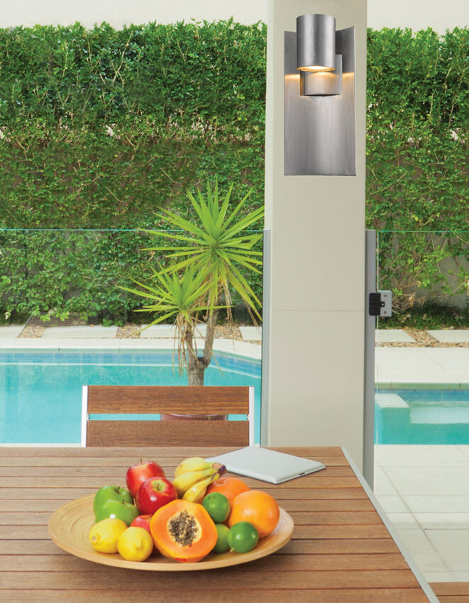 Z-Lite Amador 7" 1-Light LED Silver Aluminum Outdoor Wall Sconce